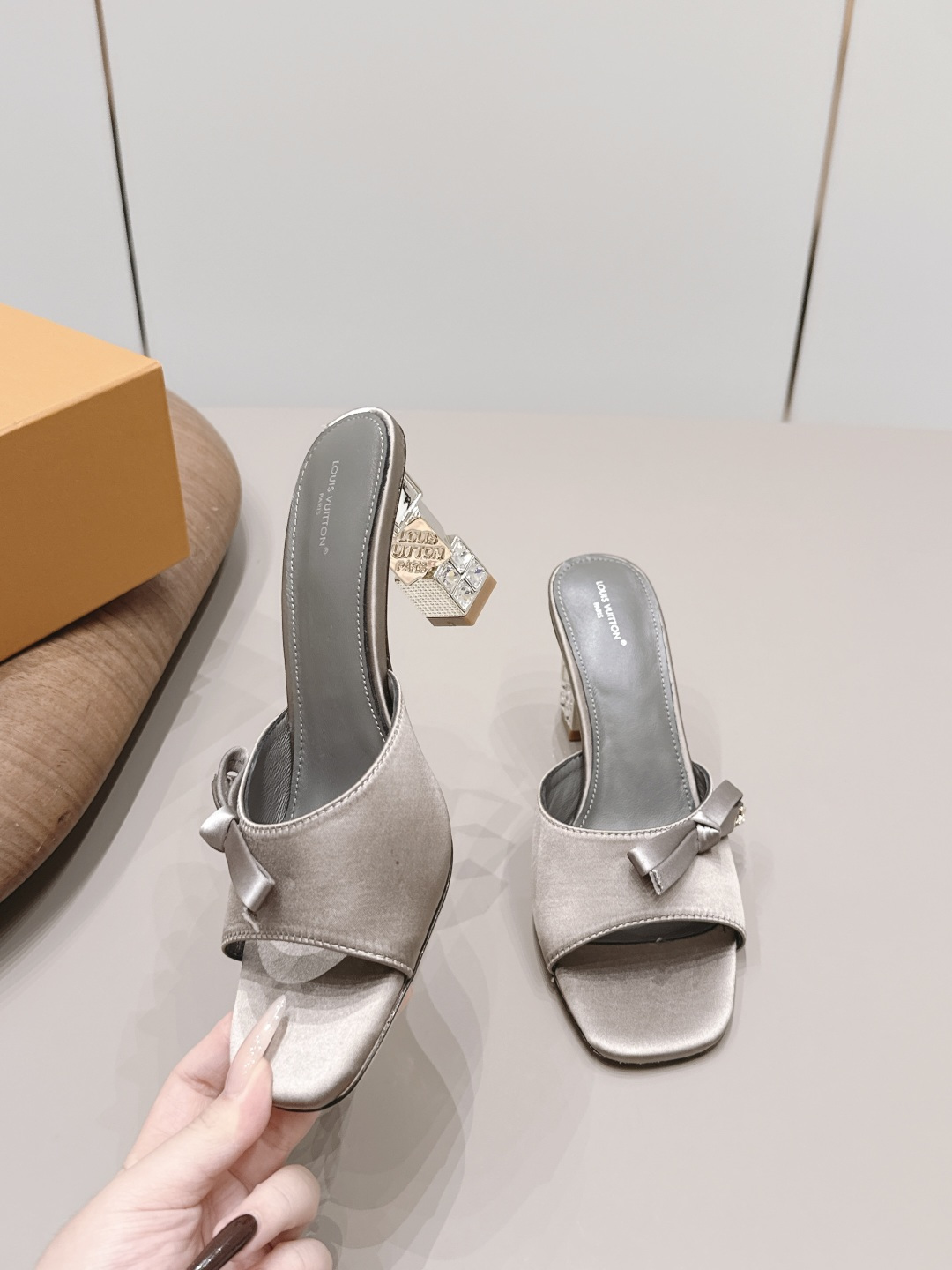 Alaïa Classic Luxury Leather Shoe Loafer Ref.34171D62 4