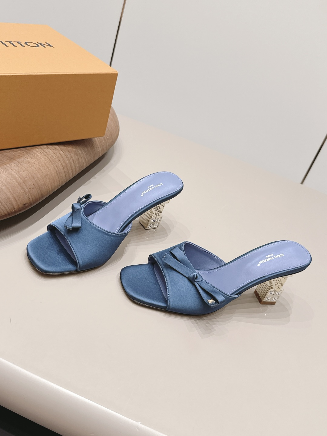 罗杰·维维亚 Roger Vivier 经典高奢皮鞋鞋履高跟鞋 #C50EA900 2