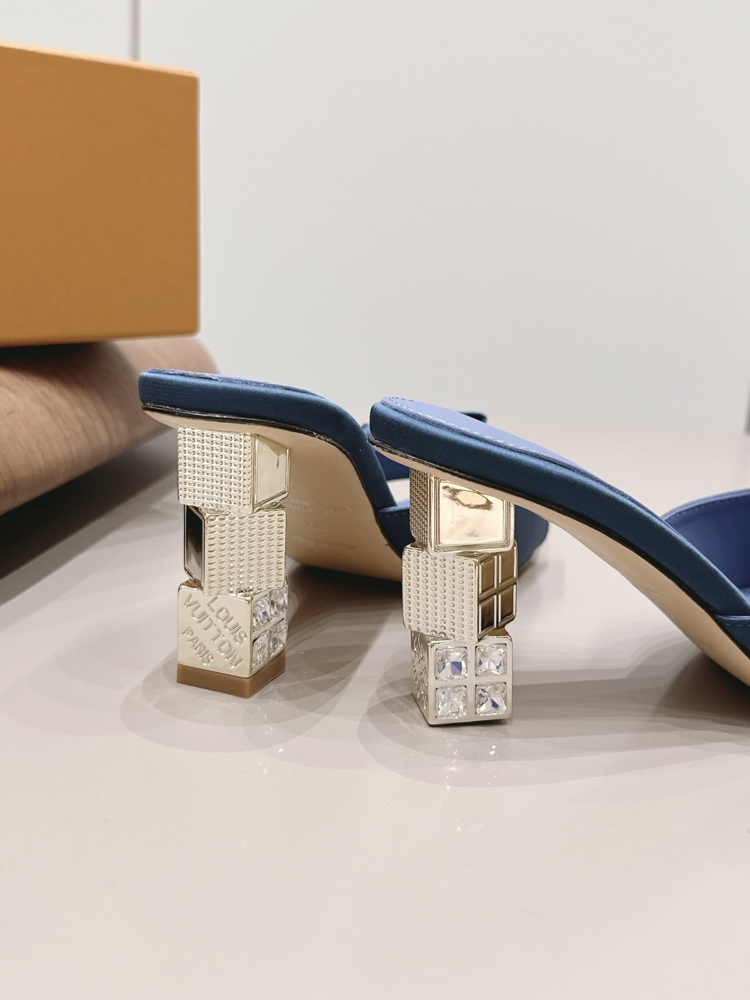 罗杰·维维亚 Roger Vivier 经典高奢皮鞋鞋履高跟鞋 #C50EA900 9