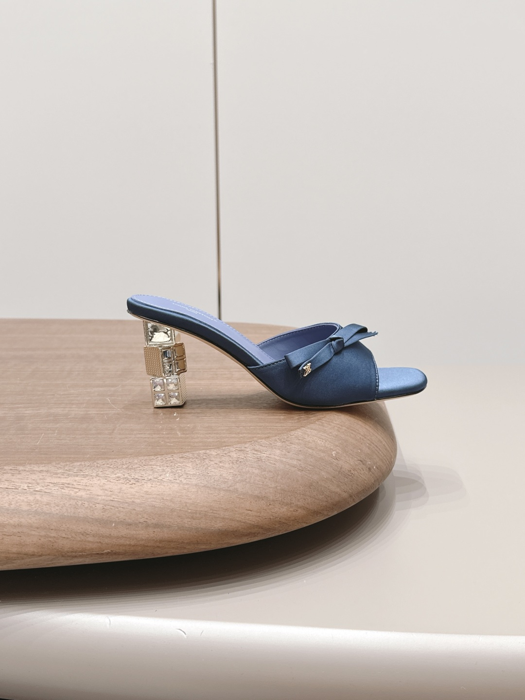 罗杰·维维亚 Roger Vivier 经典高奢皮鞋鞋履高跟鞋 #C50EA900 5