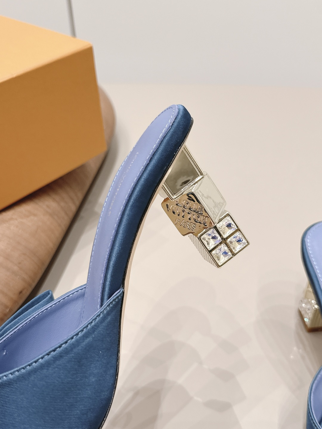 罗杰·维维亚 Roger Vivier 经典高奢皮鞋鞋履高跟鞋 #C50EA900 8