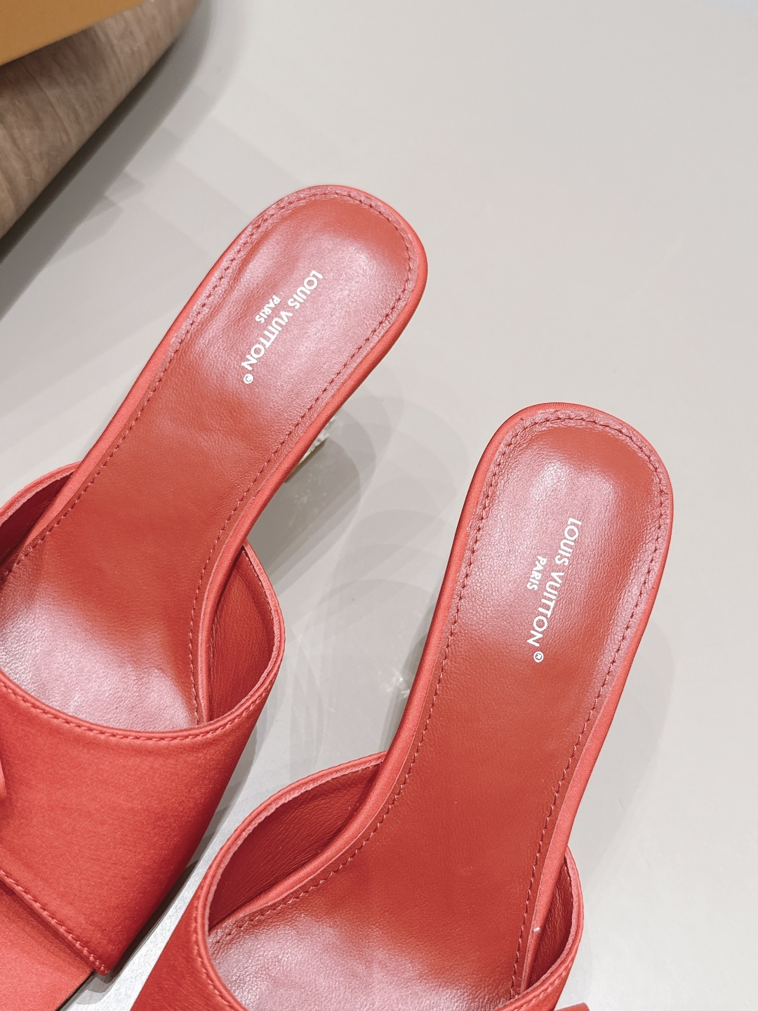 Christian Louboutin Classic Luxury Leather Shoe Loafer Ref 7