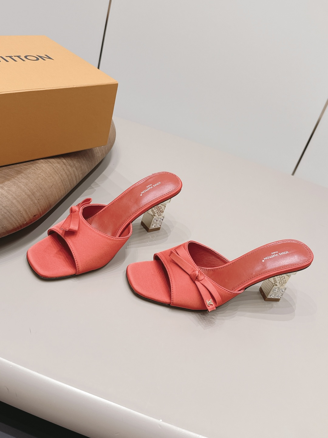 Christian Louboutin Classic Luxury Leather Shoe Loafer Ref 2