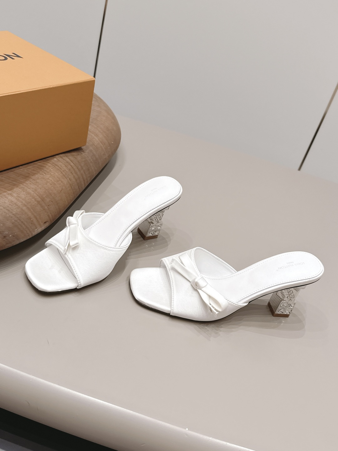 莫罗·伯拉尼克 Manolo Blahnik 经典高奢皮鞋鞋履高跟鞋 #AD7AB2EC 2