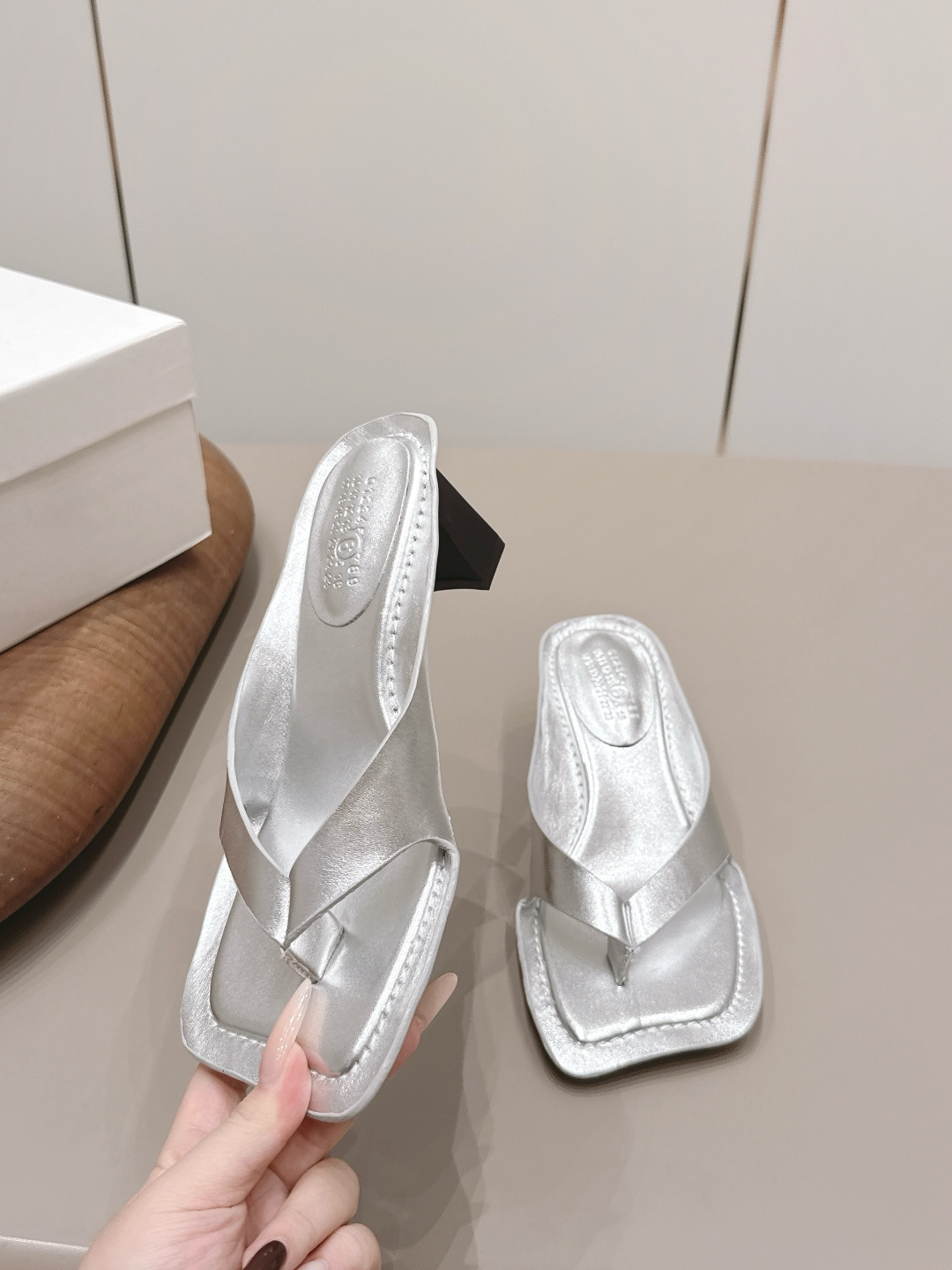 Maison Margiela Haute Couture Classic Luxury Leather Shoe Ref 4