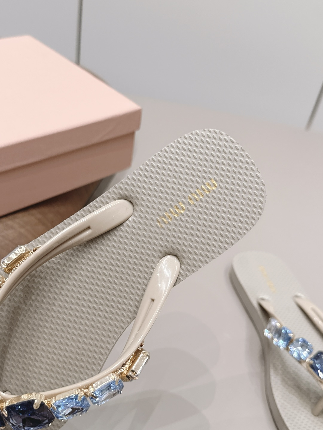 Miu Miu Slides
