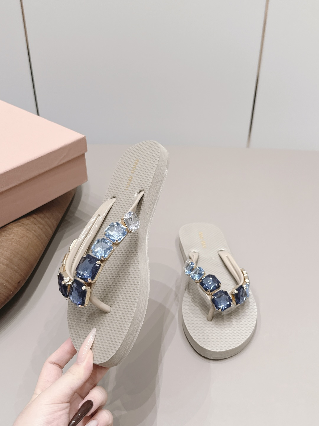 Miu Miu Slides