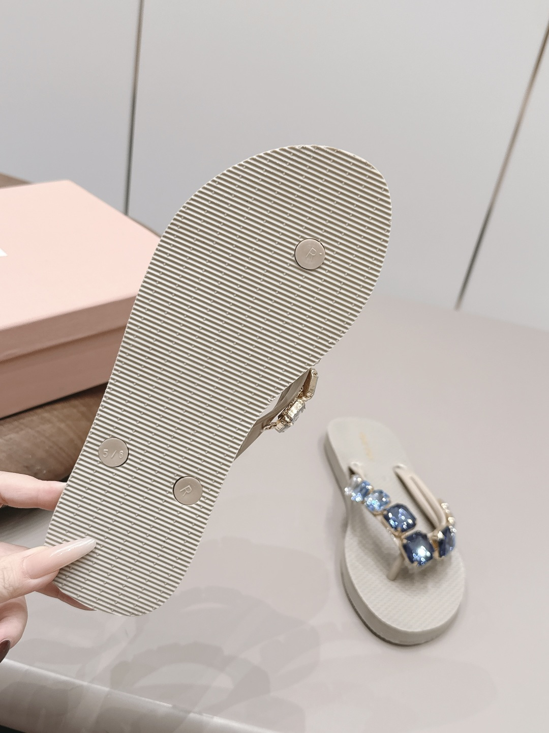 Miu Miu Slides