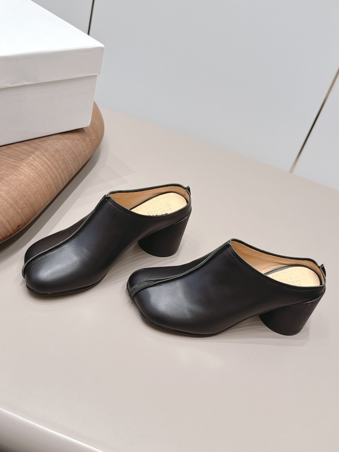 Maison Margiela 26 Early Autumn new fashion shoe series 2