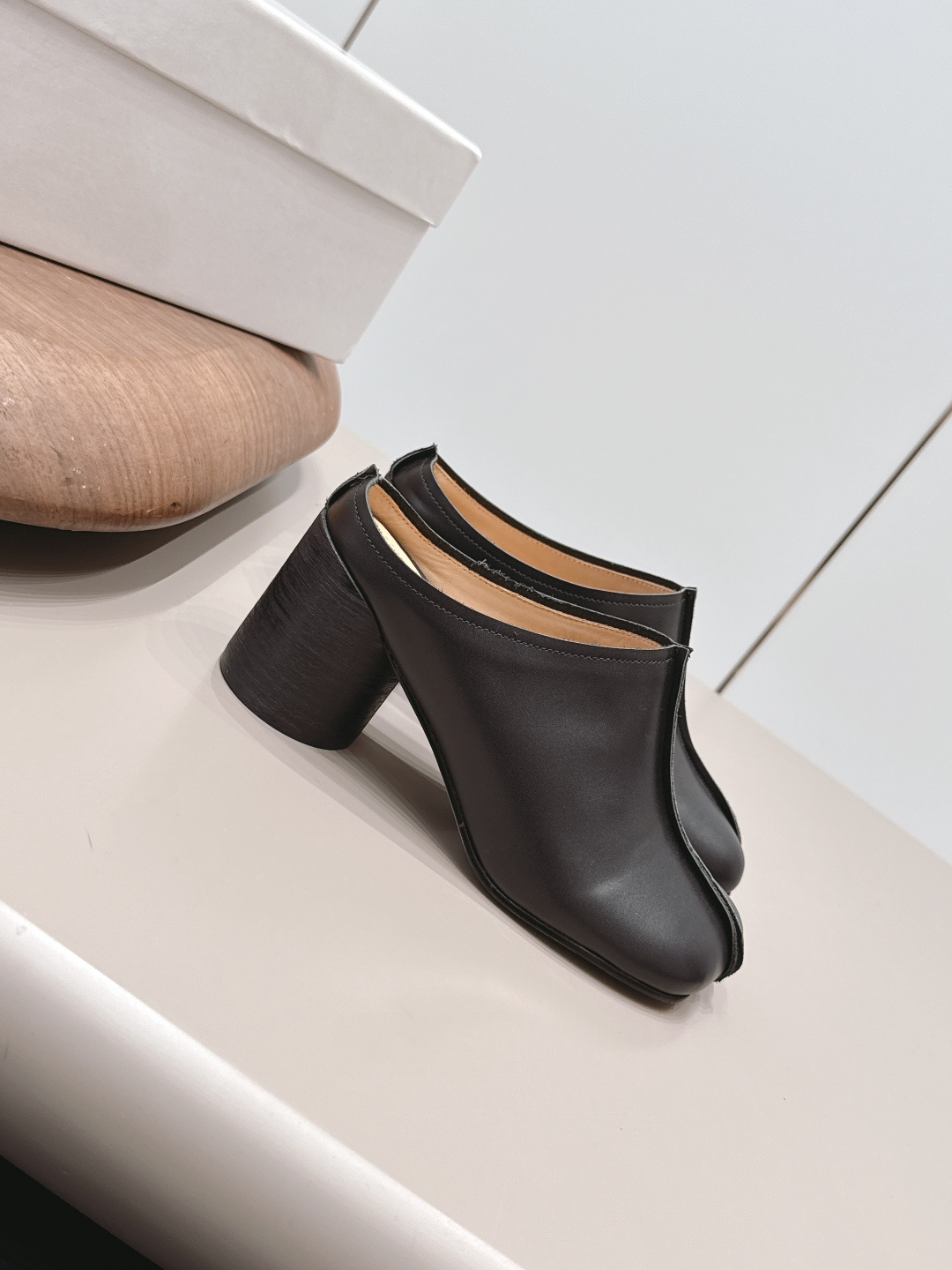 Maison Margiela 26 Early Autumn new fashion shoe series 3