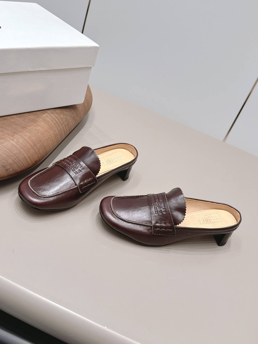 Maison Margiela Haute Couture Classic Luxury Leather Shoe Ref.0E8B714A 2
