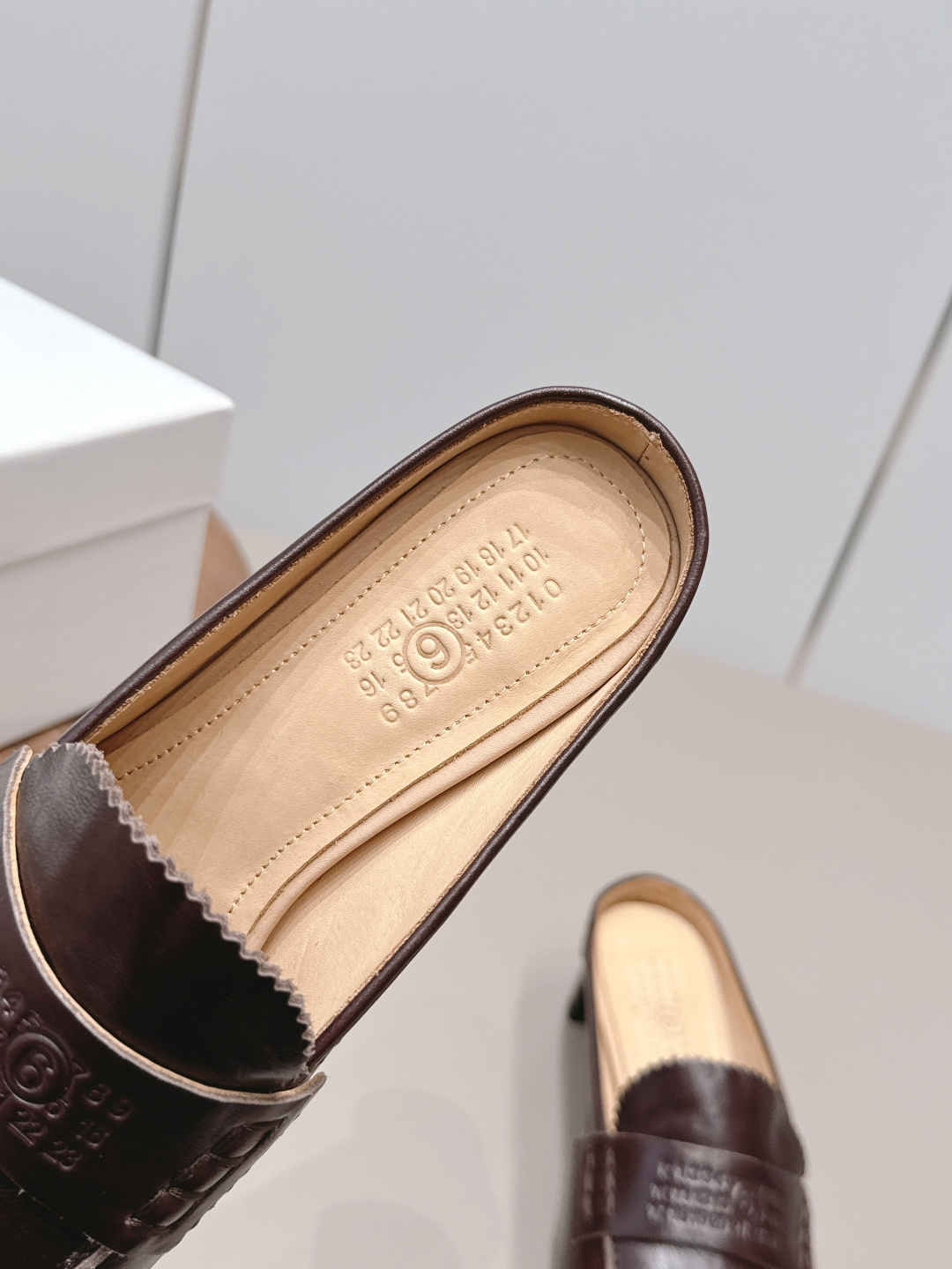 Maison Margiela Haute Couture Classic Luxury Leather Shoe Ref.0E8B714A 7