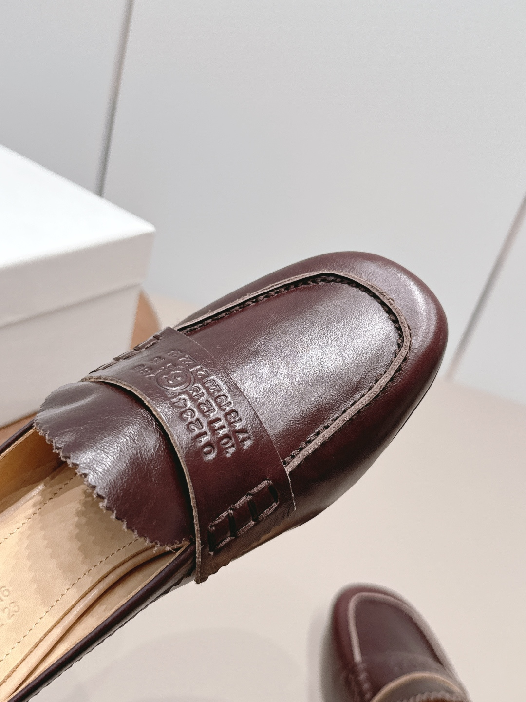 Maison Margiela Haute Couture Classic Luxury Leather Shoe Ref.0E8B714A 6