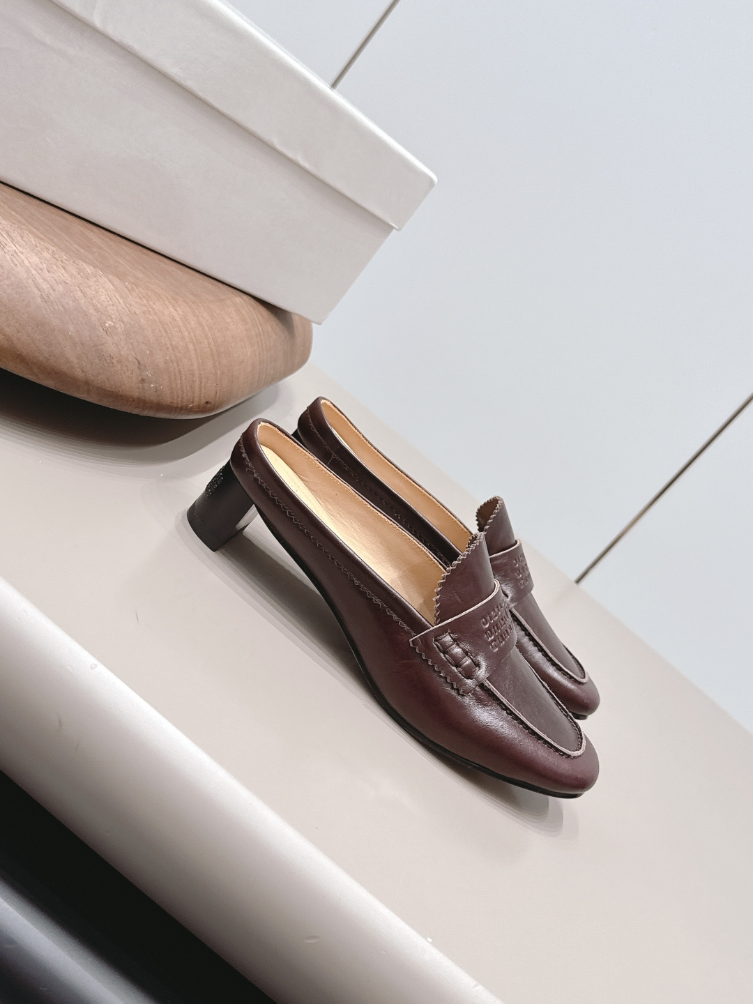 Maison Margiela Haute Couture Classic Luxury Leather Shoe Ref.0E8B714A 3