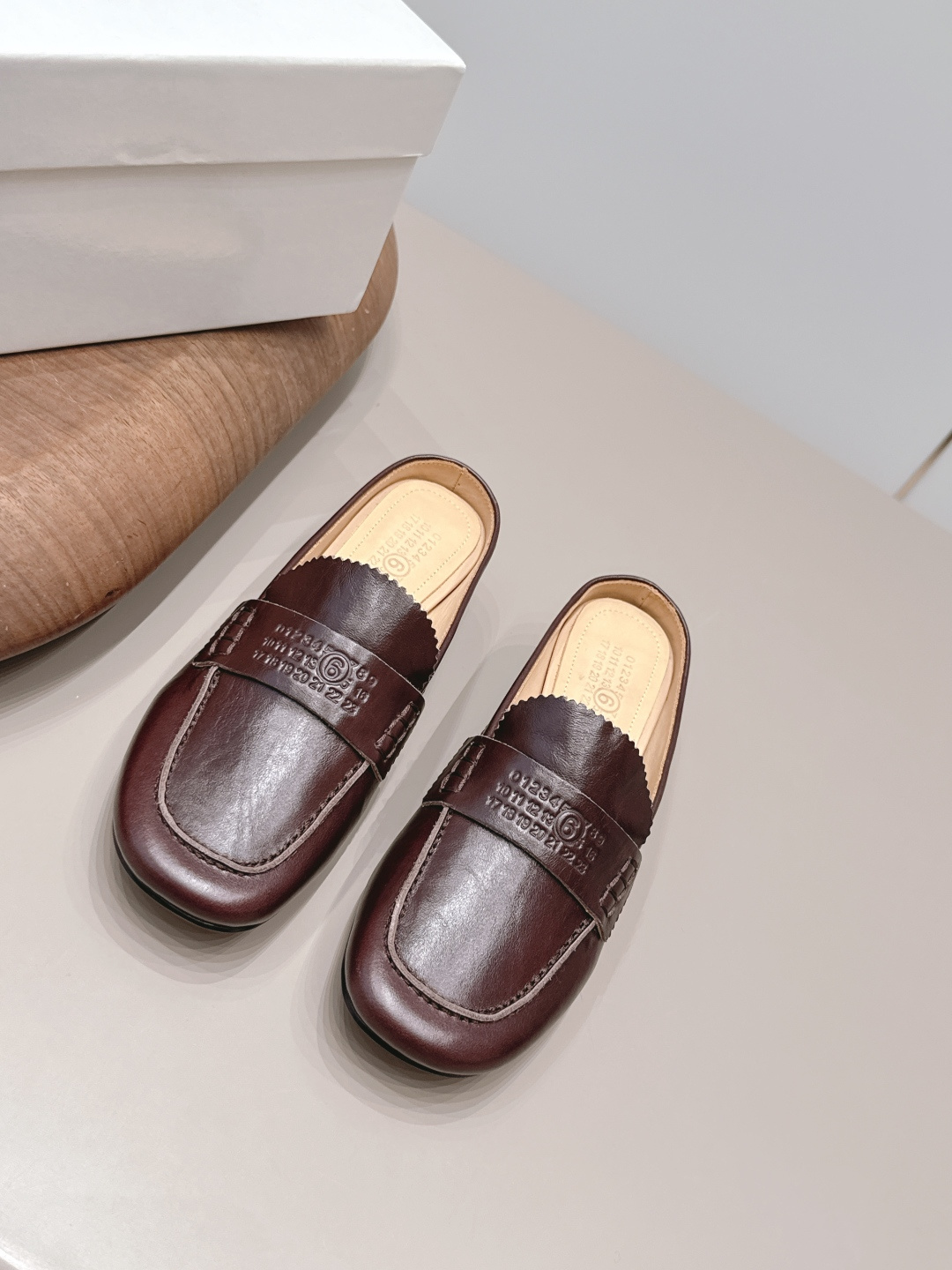 Maison Margiela Haute Couture Classic Luxury Leather Shoe Ref.0E8B714A