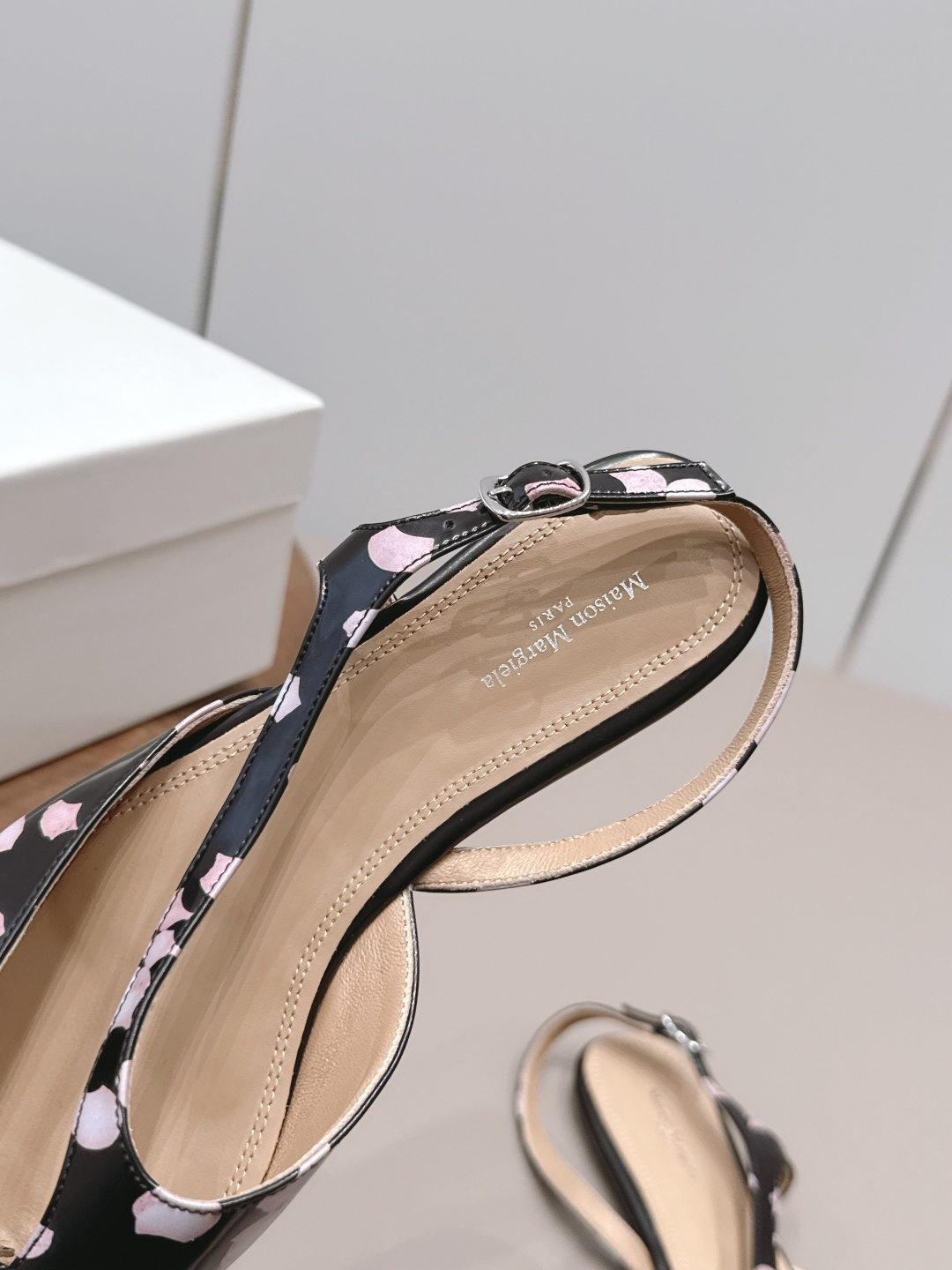 Maison Margiela Haute Couture Classic Luxury Leather Shoe Ref.248BD4EC 7