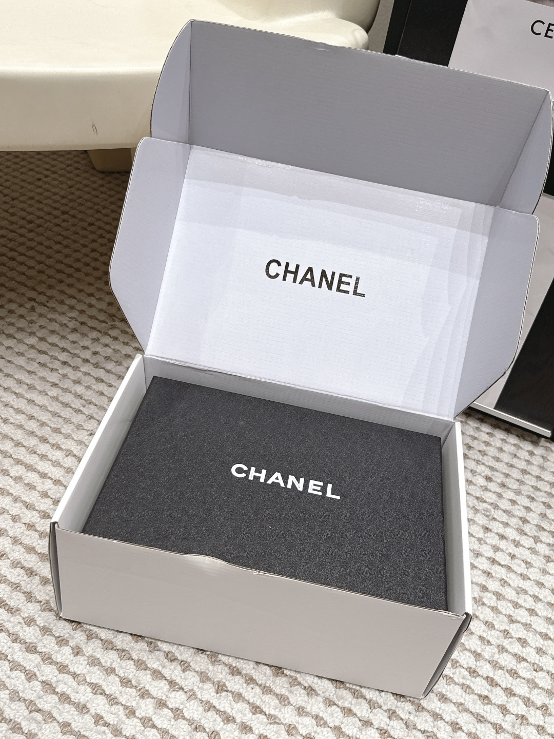 NO:905300,Official website synchronized gift box packaging, single shoes19860909官网同步礼盒包装,单鞋,Women's Shoes