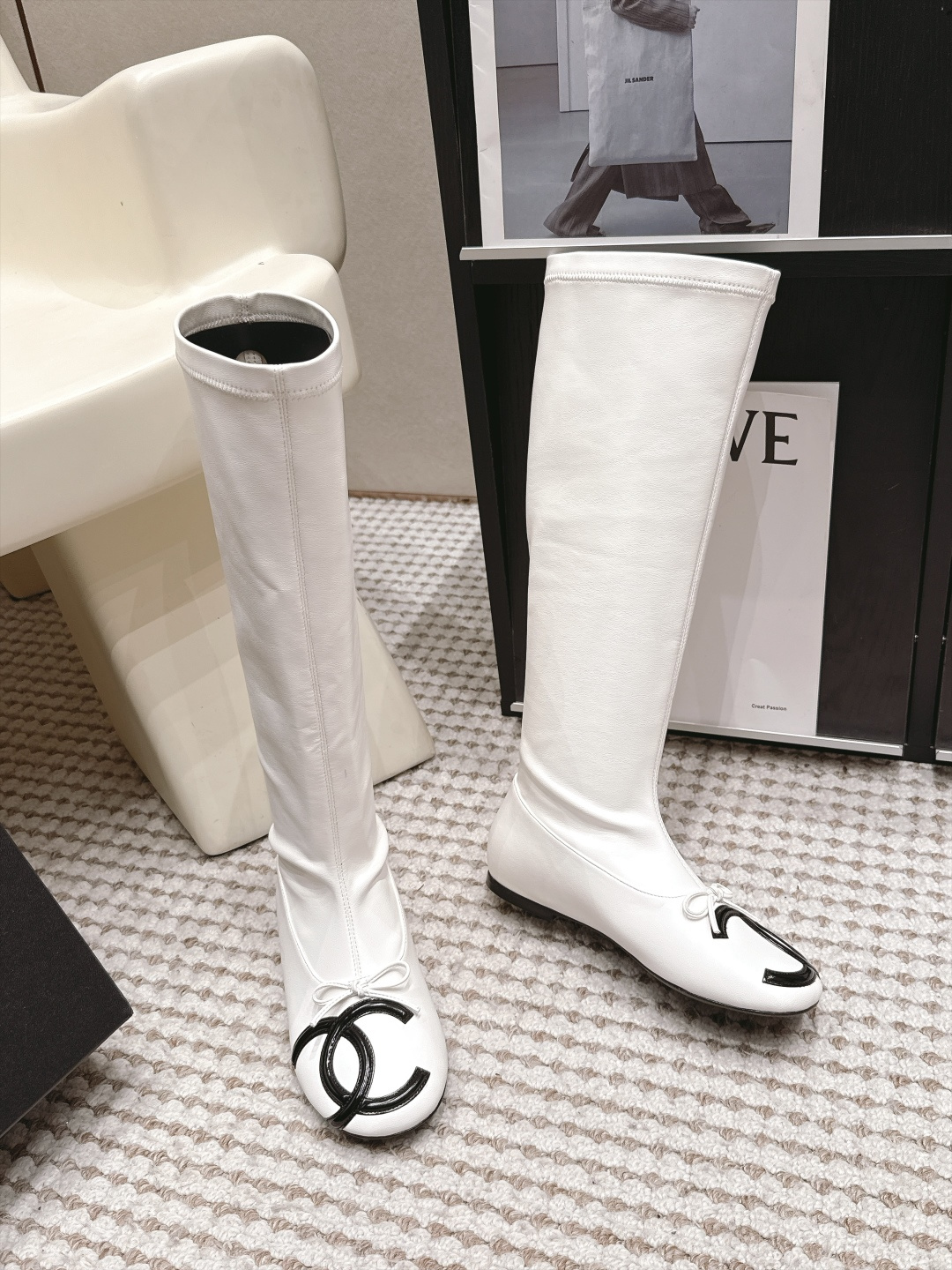代购级 Chanel 26/秋冬新款 蝴蝶结平底 短筒高靴 这款靴子真的是帅气时尚的代表 低调不失奢华！简约时尚个性又大