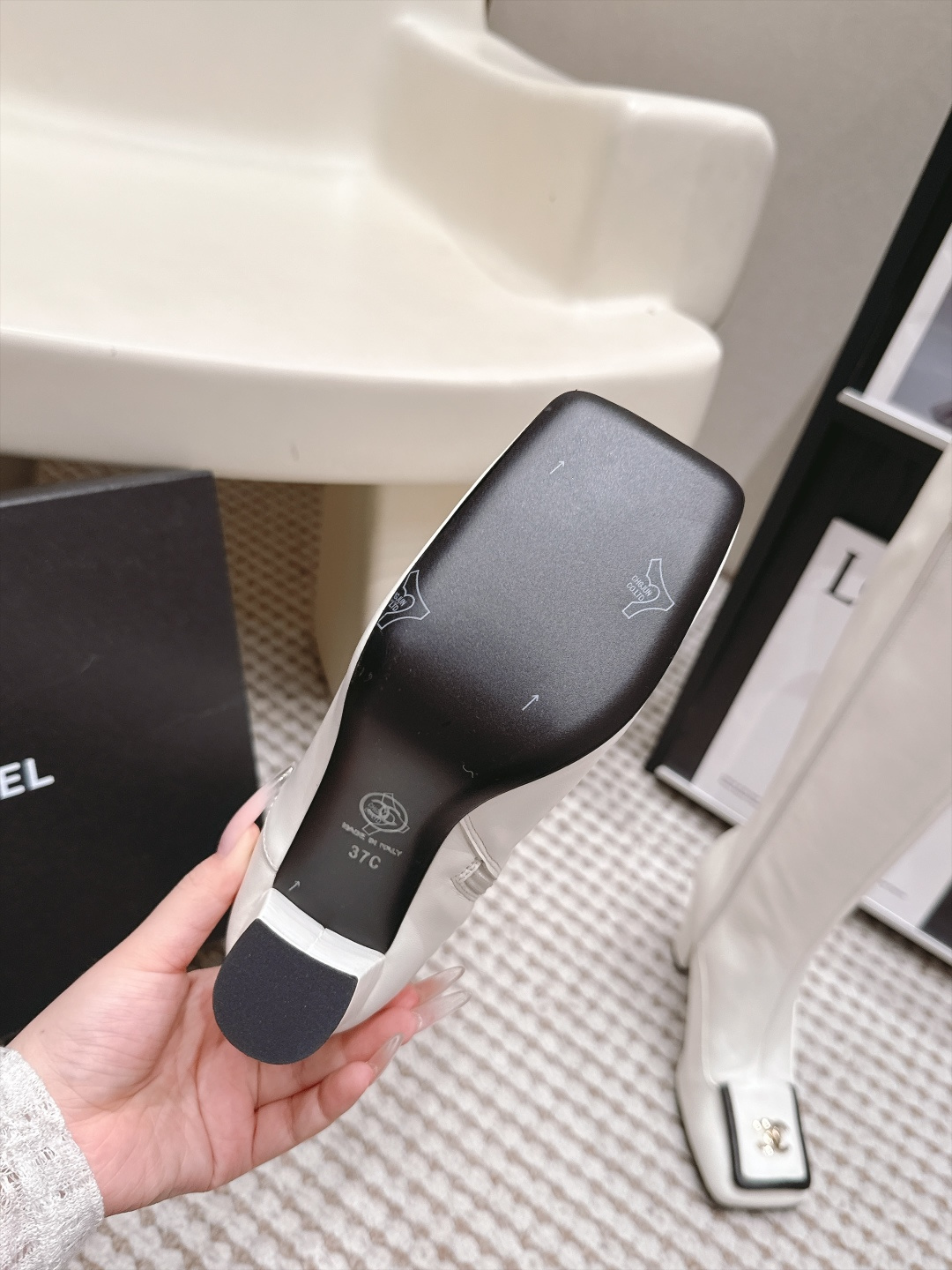 代购级 Chanel 26/秋冬新款 方头侧拉链 高跟长靴 这款靴子真的是帅气时尚的代表 低调不失奢华！简约时尚个性又大