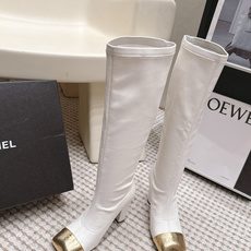 代购级 Chanel 26/秋冬新款 方头弹力靴 高跟长靴 这款靴子真的是帅气时尚的代表 低调不失奢华!简约时尚个性又大 代购级 Chanel 26/秋冬新款 方头弹力靴 高跟长靴 这款靴子真的是帅气时尚的代表 低调不失奢华!简约时尚个性又大