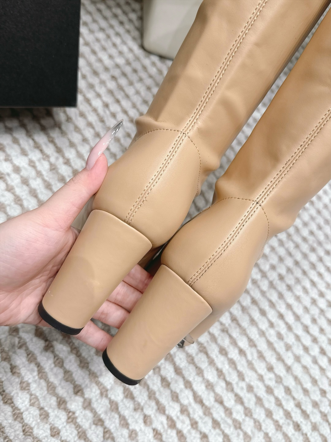 代购级 Chanel 26/秋冬新款 方头弹力靴 高跟长靴 这款靴子真的是帅气时尚的代表 低调不失奢华！简约时尚个性又大