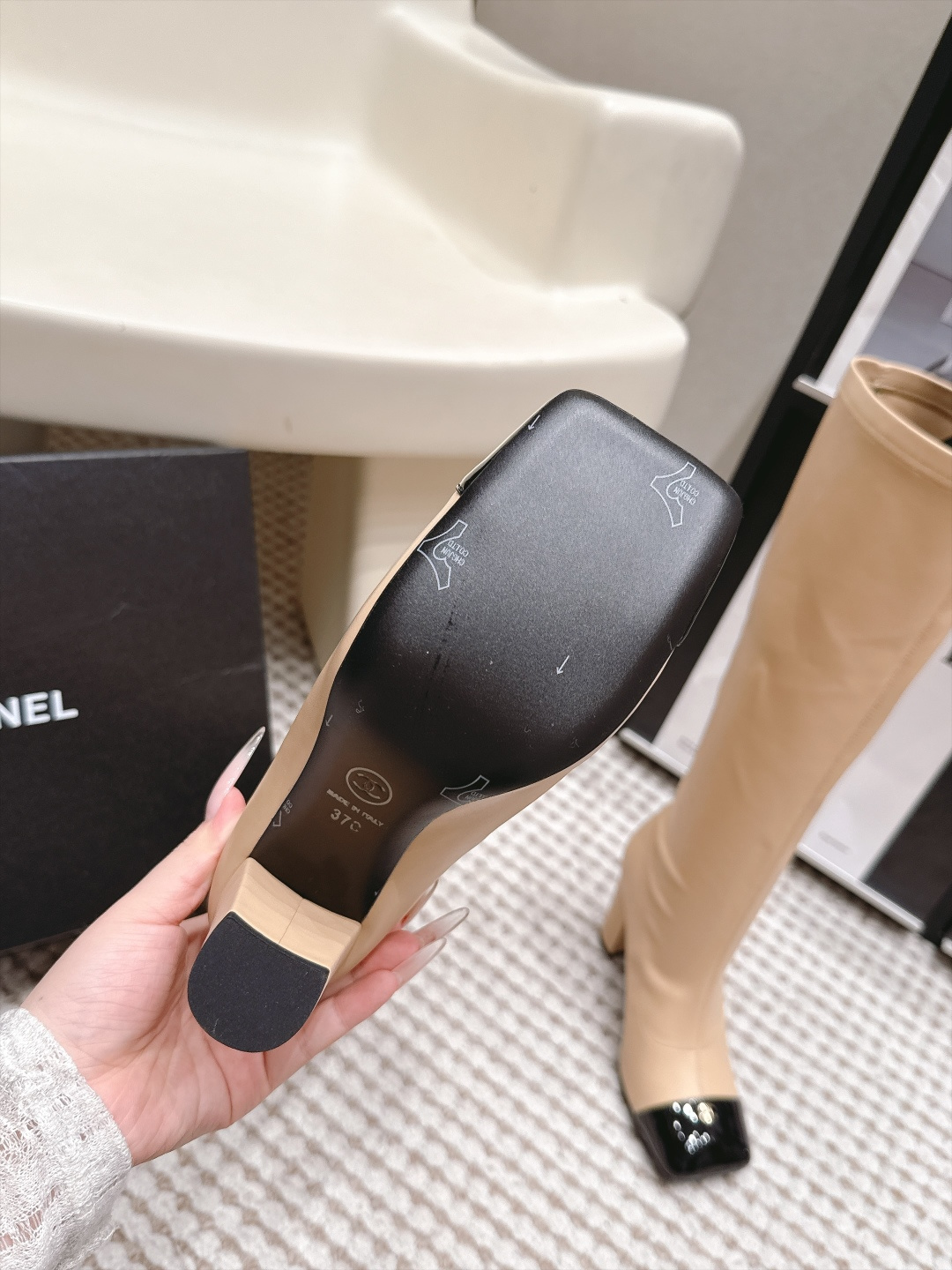 代购级 Chanel 26/秋冬新款 方头弹力靴 高跟长靴 这款靴子真的是帅气时尚的代表 低调不失奢华！简约时尚个性又大