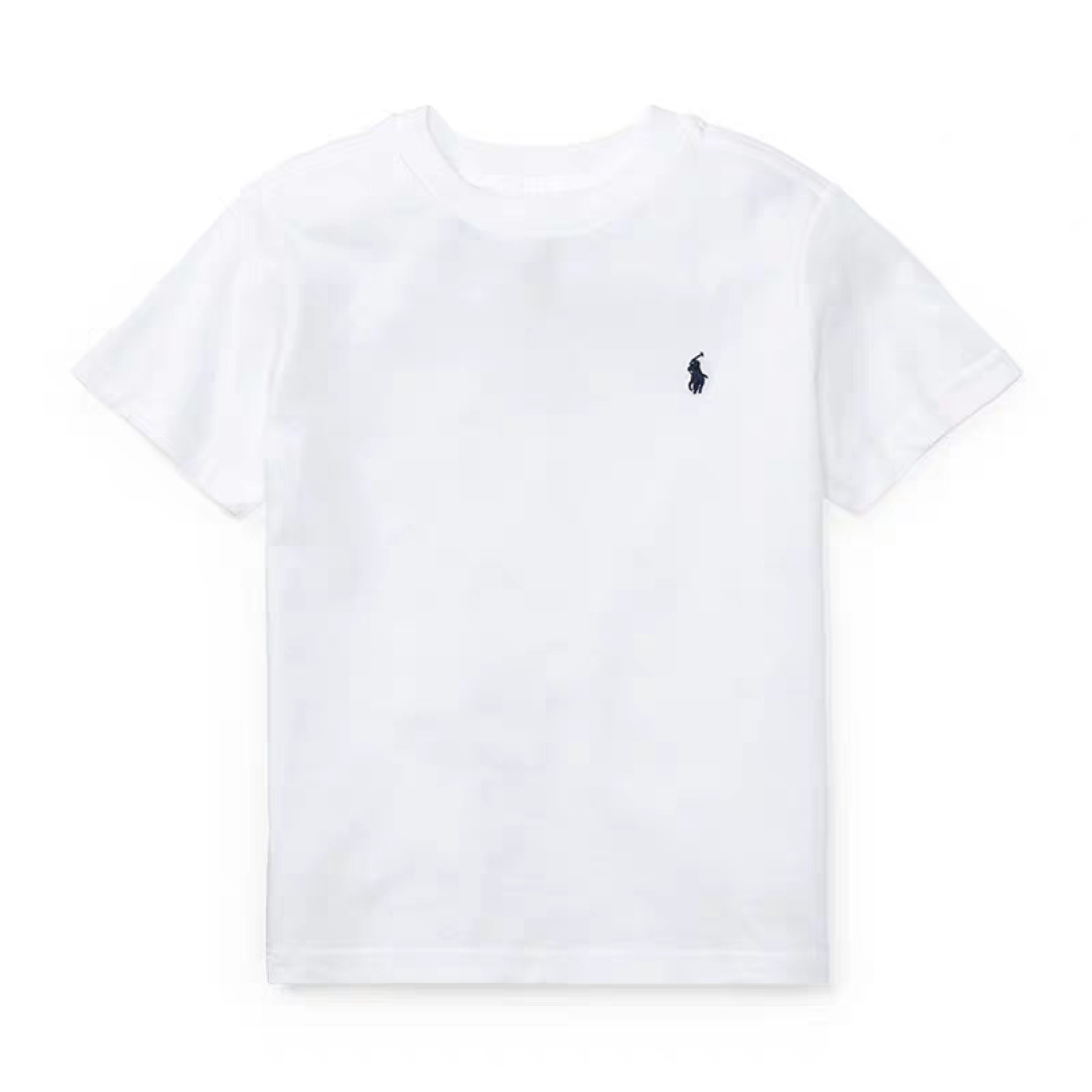 💰68  款号:501

品牌声誉：拉夫劳伦是国际知名的高端时尚品牌，代表着品质、风格和地位，穿上其短袖能彰显消费者的品味与身份。
经典设计：品牌拥有独特且经久不衰的经典设计元素，如马球标志、标志性的色彩搭配等，既时尚又具有辨识度。
优质面料：采用双纱280克面料通常采用高品质的棉质面料，具有柔软、透气、吸汗的特性，穿着舒适，适合各种场合和季节。
精湛工艺：注重细节处理和制作工艺，缝线工整，剪裁合身，保证了衣物的耐用性和美观度。
多样化风格：涵盖了从休闲到正式、从简约到华丽的多种风格，满足不同消费者的个性需求和穿着场景。
搭配性强：可以与各种下装、外套和配饰搭配，轻松打造出多种不同的时尚造型。
传承与创新：在保持品牌传统魅力的同时，不断创新设计和融入新的时尚元素，使产品始终保持吸引力。
品牌价值观：拉夫劳伦所传达的美式生活方式和积极的价值观，也为消费者所认同和向往。
颜色：黑色，白色，灰色，藏青，红色，海蓝色，杏色，紫色，粉色，绿色
尺码齐全：S，M，L，XL，XXL