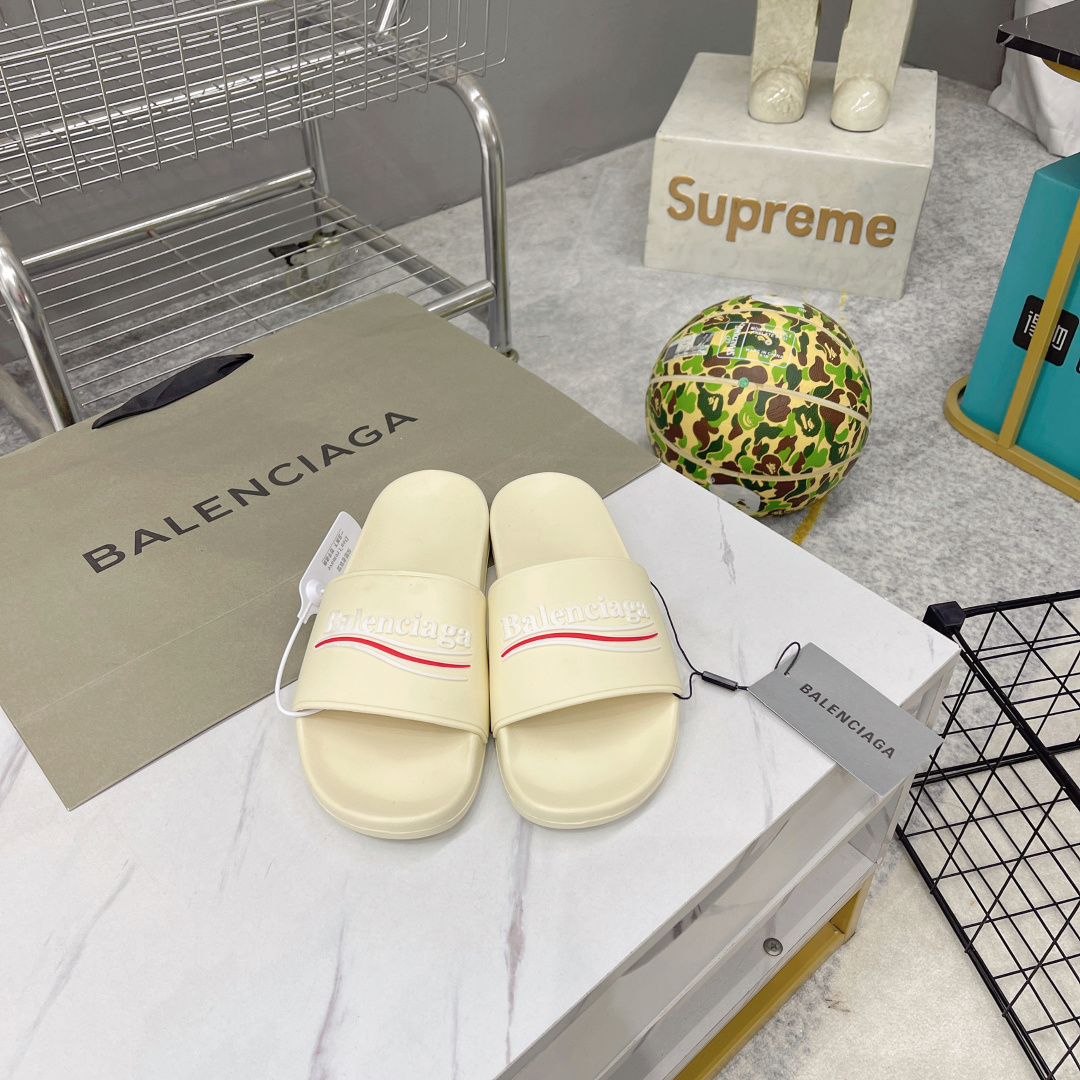 NO:164993,Balenciaga Fashionable couple slippers Balenciaga Political Campaign Latest abrasive tools development European and American celebrities celebrities celebrity girls big love style exquisite upper hand sewing thread fluffy and soft skin-friendly and soft must-have for summer style fashionable but not overly ostentatious Original natural rubber anti-slip wear-resistant bottom size women's size 35-40 men's size 39-45 slippers, balenciaga, balenciaga, slippers19860909Balenciaga 巴黎世家 潮品情侣拖鞋 Balenciaga Political Campaign 最新磨具开发 欧美名媛 明星 网红girl 大爱款 精致鞋面手工缝纫走线 蓬松柔软 亲肤柔软夏季必备款 时尚却不过分张扬 原版天然橡胶防滑耐磨底 码数女码35-40码 男码39-45,拖鞋,balenciaga,balenciaga,slippers,Women's Shoes