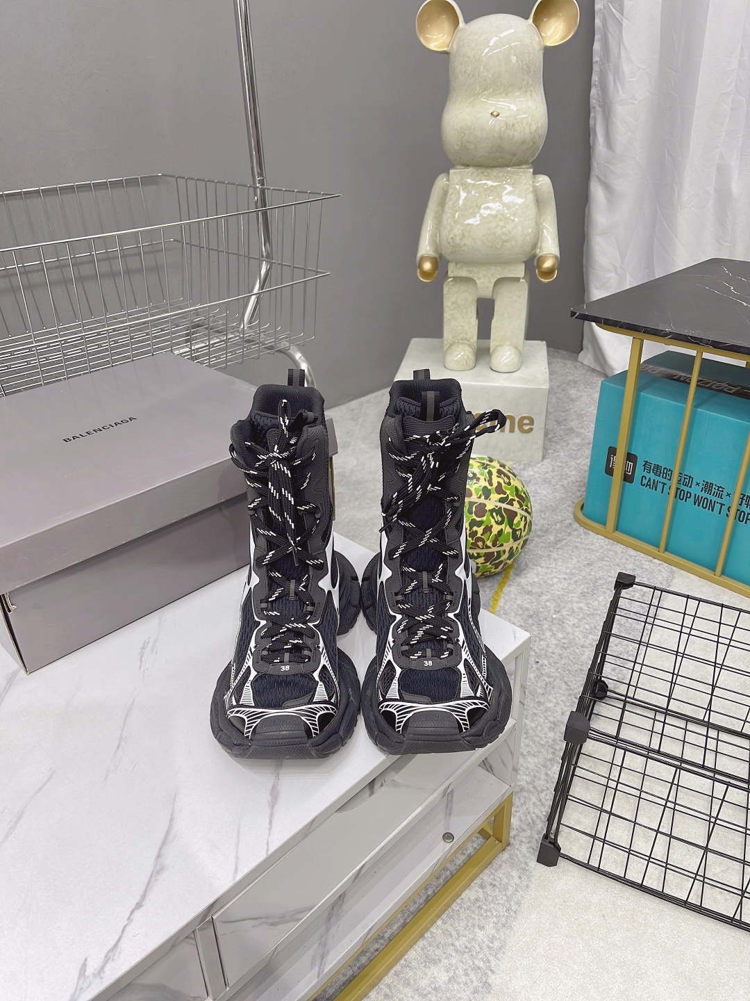 NO:164989,All Balenciaga high boots new * original version of the original outsole. Strongly shipped sports shoes. Heavy industry made. All accessories are made of genuine cut pieces. Correct fonts. Electric embroidery. Correct thickness, position and size. Side TPU breathable holes match. Original version. TPU soft sole. The original version is consistent. 