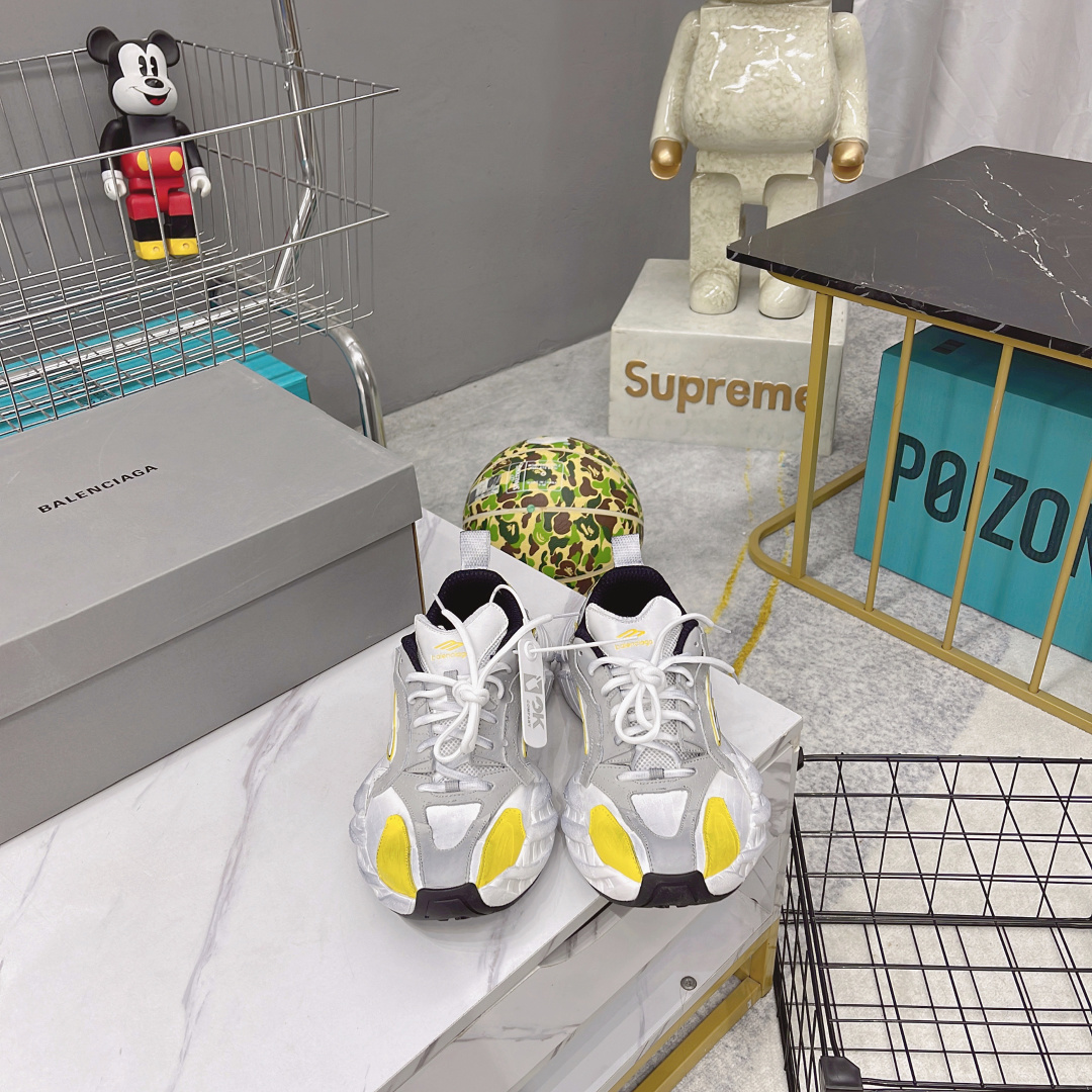 NO:252790,Balenciaga latest model * original version of outsole, strongly shipped sports shoes, built by heavy industry, all accessories are made into genuine cut pieces, correct font, correct thickness, position and size, side TPU breathable hole matching, original version is the same, TPU soft sole, the original version is consistent 