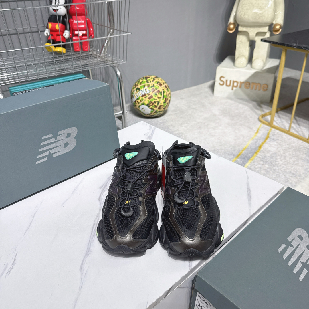 NO:868688,Joe freshgoods  Item No. U9060BCG Size 36 37 37.5 38 38.5 39 40 40.5 41 42 42.5 43 44 45, dad shoes, chamois leather19860909Joe Freshgoods x New Balance NB9060 联名款 复古休闲运动慢跑鞋 鞋款灵感源自设计师本人对夏日的怀日回忆.鞋面大身由空间双格及磨砂鞋面拼接而生,配以柔和、夏日氛围拉满#采用大面积网眼以及麂皮材质覆盖鞋身,还原经典气质.搭载ABZORB避震科技,由泡沫聚酯制成,上脚可以有效减少由鞋底反弹对身体及双腿的冲击力 货号 U9060BCG Size 36 37 37.5 38 38.5 39 40 40.5 41 42 42.5 43 44 45,老爹鞋,chamois leather,Women's Shoes