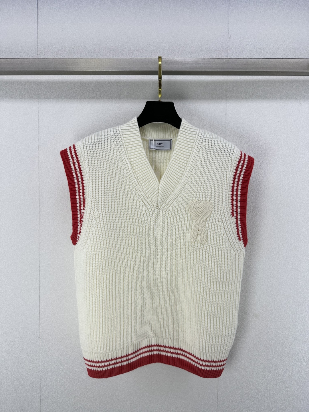 NO:294150,Ami* new details 25 Early spring new knitted vest classic brand letter A embroidery decoration single layer simple fashionable and versatile college style 1 color 3 code SML, alexander wang19860909Ami*上新细节 25 早春新款针织马甲 经典品牌字母A刺绣装饰 单穿叠穿 简约时髦百搭学院风 1色3码SML,,alexander wang,Women's clothing