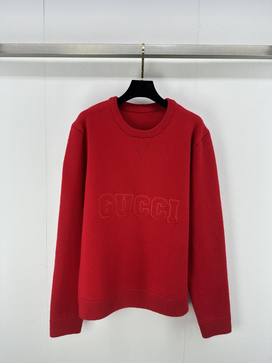 NO:296168,GUCC *New details 25 Early Spring New Screwback Round Neck Long Sleeve Body Solid Color Letter Logo New Year Red Premium Gray Color Simplified and fashionable temperament 2 colors 3 codes SML, gucci, alexander wang19860909GUCC *上新细节 25 早春新款套头圆领长袖 衣身纯色字母logo 新春红高级灰配色 简约时髦气质 2色3码SML,,gucci,alexander wang,Women's clothing