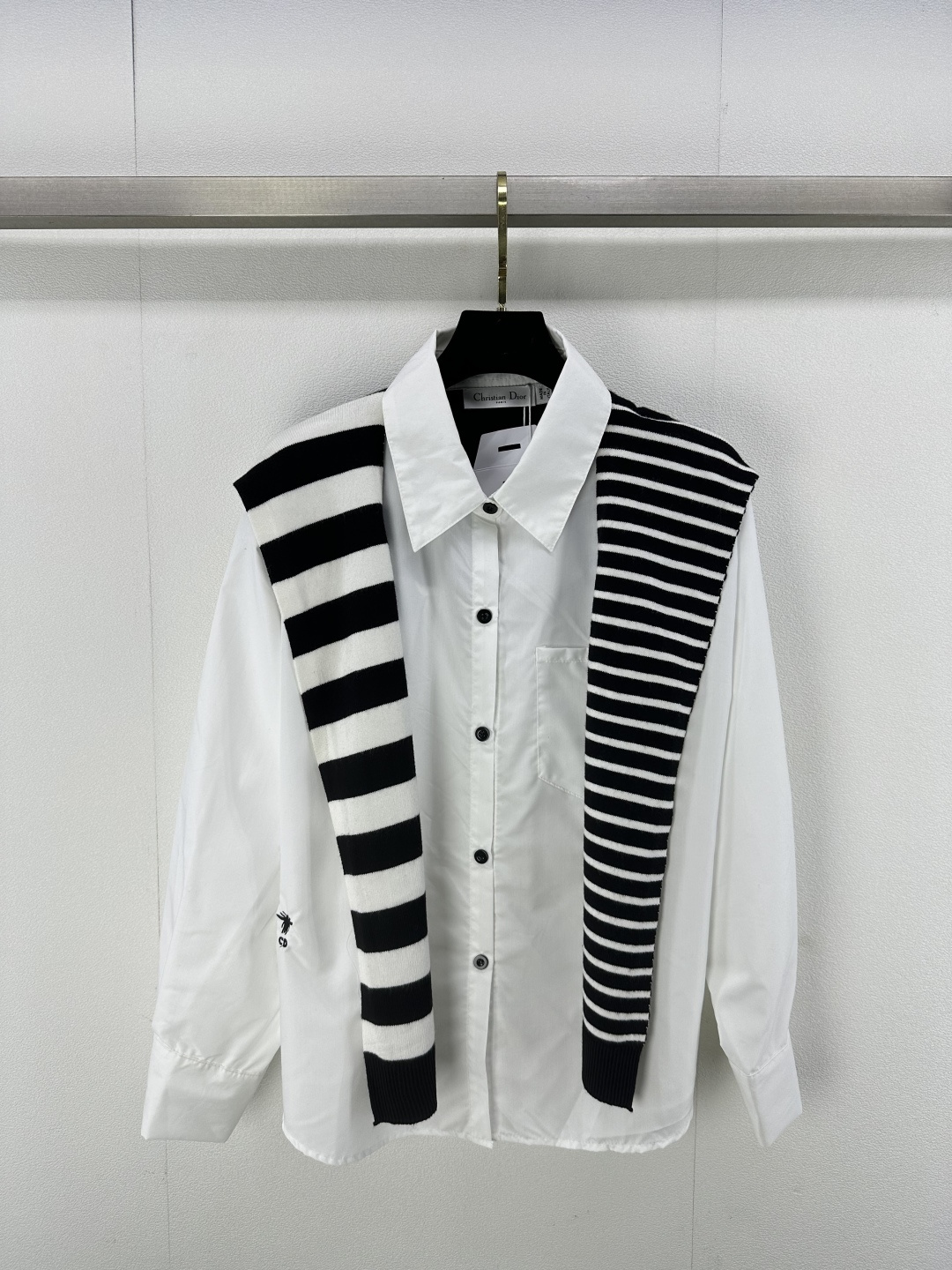 NO:309502,DIO* New details 25 Latest new style lapel spliced ​​long sleeve knitted color-blocking straps slim and slim, fabric soft and comfortable, sleeve shirt design adds a girlish look!  2 colors 3 codes SML, dior, alexander wang19860909DIO* 上新细节 25 最新新款翻领拼接长袖针织拼色绑带修身显瘦 面料软糯舒适 袖衬衣设计 增添造型感少女风！ 2色3码SML,,dior,alexander wang,Women's clothing