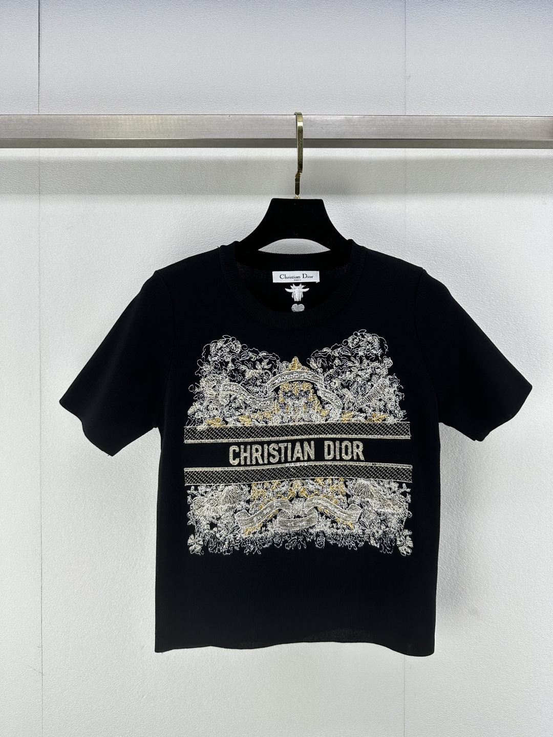 NO:313889,Dio* New details 25 The new five-pointed star embroidered short sleeves in early spring, French elegant reinterpretation of classic items, inlay woven five-pointed star pattern embroidery craftsmanship is super beautiful. Small short styles are white and rich and beautiful!  Elegant temperament and age-reducing girlish style. They look good with gauze skirt and jeans. 2 colors and 3 sizes SML, dior, skirts, jeans, T-shirt, alexander wang19860909Dio* 上新细节 25 早春新品五角星刺绣短袖 法式优雅重新演绎经典单品,嵌花编织五角星图案刺绣工艺超美.小短款 白富美必入！气质优雅减龄少女风.搭配纱裙牛仔裤都好看 2色3码SML,,dior,skirts,jeans,T-shirt,alexander wang,Women's clothing