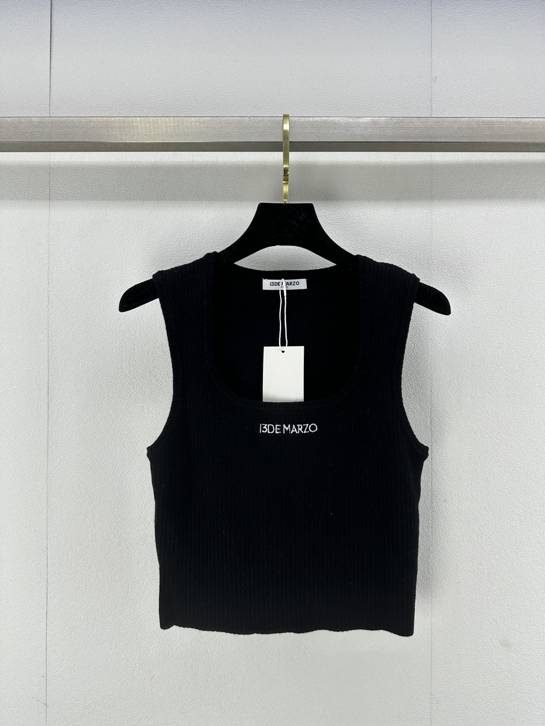 NO:315109,DE* new details 25 new 13DEU neck vest classic age-reducing and fashionable back positioning logo icon versatile and not picky 3 colors 3 codes SML, alexander wang19860909DE*上新细节 25 新款13DEU领背心 经典减龄又时尚 后背定位logo图标 百搭不挑人 3色3码SML,,alexander wang,Women's clothing