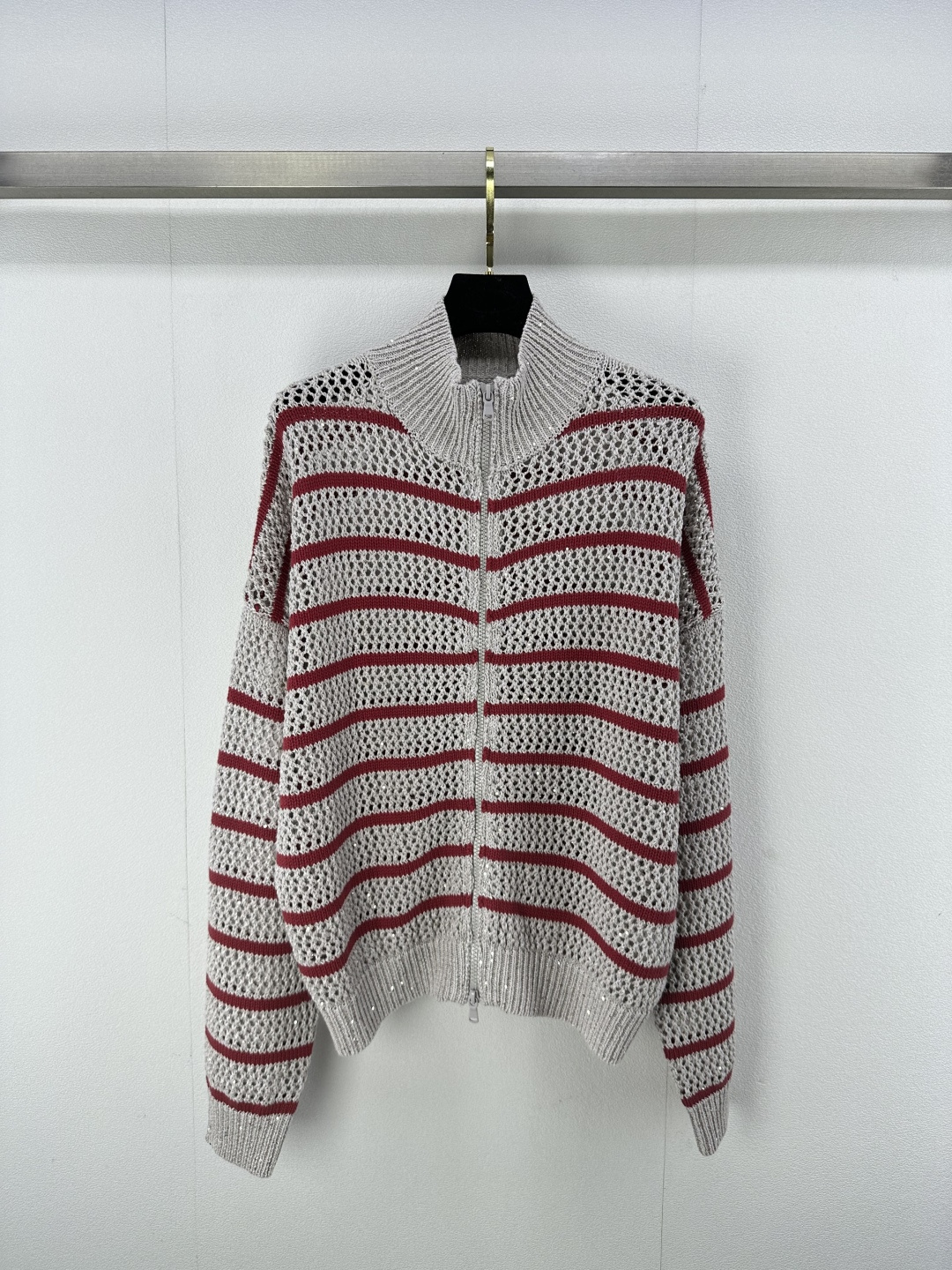 NO:316402,New details on Bc* 25 Spring new stand collar hollow stand collar cardigan, walking high-end Bc old-fashioned style outfit, Italian aesthetic color matching striped empty jacket jacket!  Double zipper design, lazy and comfortable atmosphere!  Minimalist old-fashioned style outfit, Italian aesthetic color matching beads and pure cotton sequin yarn heavy industry luxurious mysterious and noble!  Imported yarn Swiss weaving craftsmanship creates a low-key and luxurious sense of high quality!  Style and temperament are casual and elegant. 1 color and 3 codes SML, Jackets & coats, Jackets & coats, alexander wang19860909Bc*上新细节 25 春季新款立领镂空立领开衫 行走的高定 Bc老钱风穿搭,意大利美学配色条纹缕空夹克外套！双开拉链设计,慵懒自在的氛围感！极简老钱风穿搭,意大利美学配色珠片纯棉亮片纱线重工奢华神秘又高贵！进口纱线瑞士机织工艺打造低调奢华的高级感！版型气质随性优雅. 1色3码SML,,jackets & coats,jackets & coats,alexander wang,Women's clothing