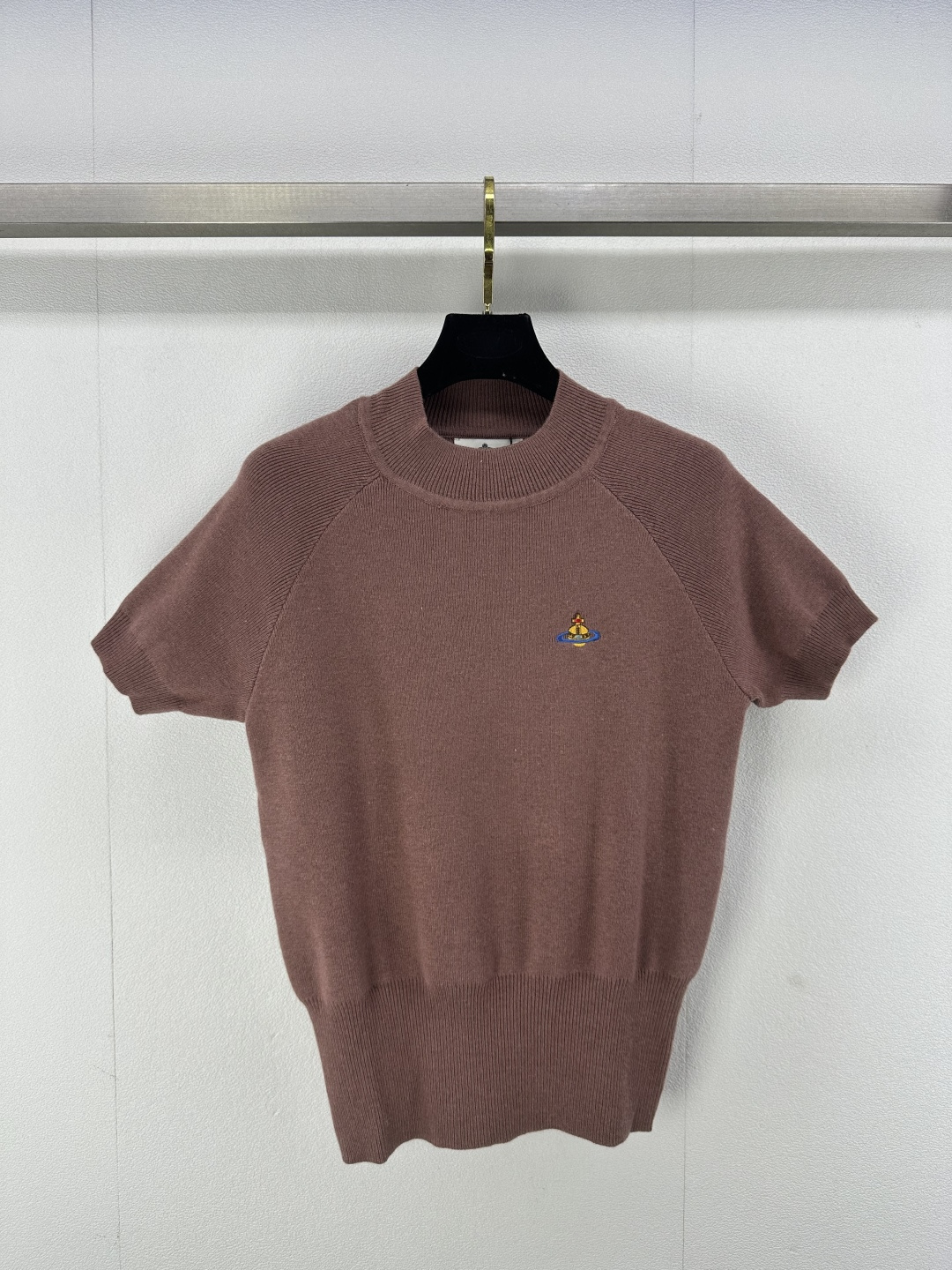 NO:307877,vivienne westwoo Queen Mother* New details 25 New product age-reducing college turmoil Saturn knitted short sleeves!  Jacquard Saturn graphics, age-reducing girlish temperament versatile!  The classic style is greatly reduced in weight!  Soft and comfortable fabric, elastic, large inclusive, 2 colors, 3 codes, SML, T-shirt, alexander wang19860909vivienne westwoo西太后*上新细节 25 新品减龄学院风土星针织短袖！提花土星图形 减龄少女气质百搭！经典版型巨减瘦！面料柔软舒适 有弹力 包容性大 2色3码SML,,T-shirt,alexander wang,Women's clothing