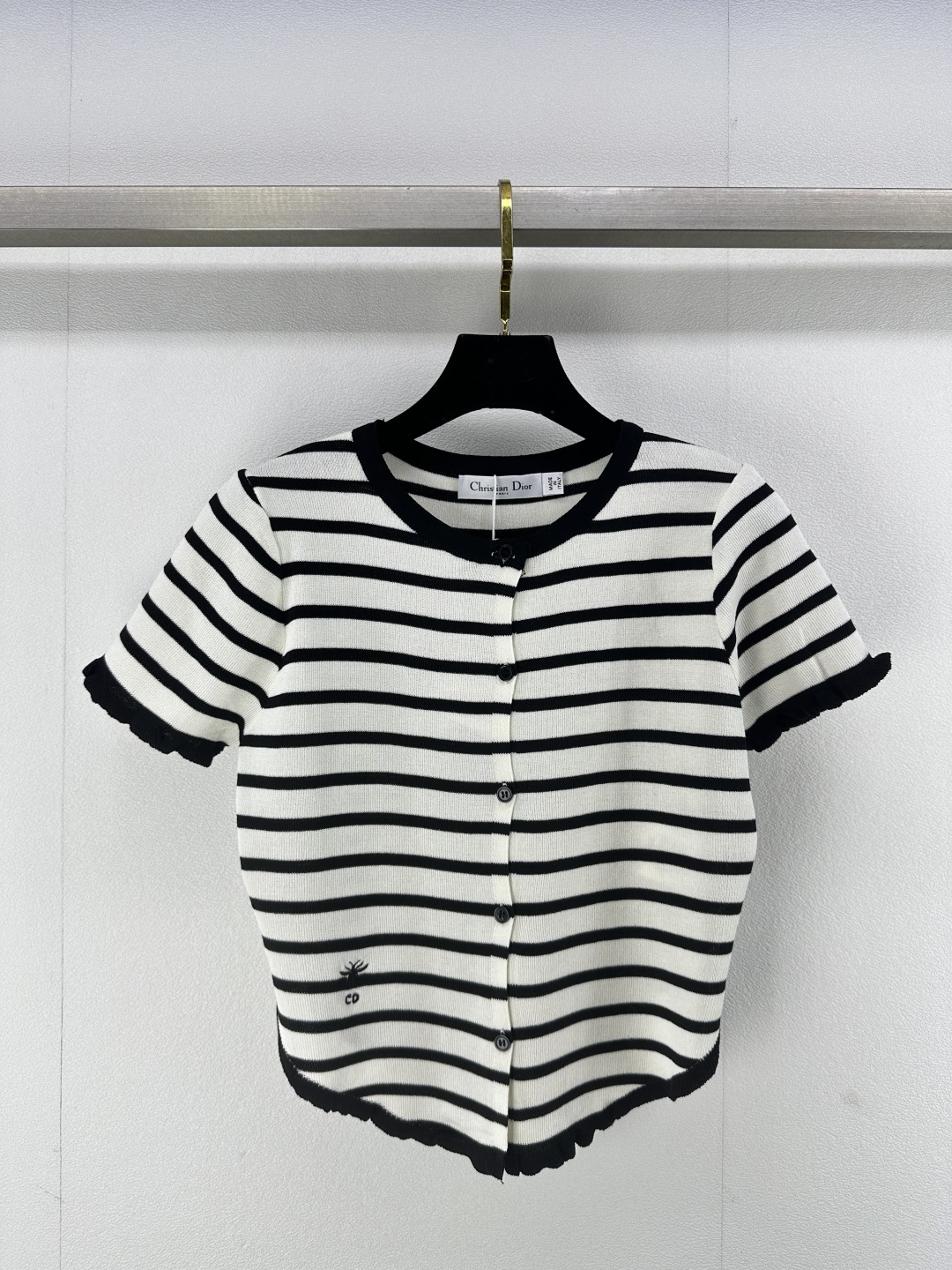 NO:311045,DIO* new details 25 New summer lace irregular cardigan short sleeves, fashionable lace design at the hem, ultra-thin fabric is cool, comfortable and breathable!  3 color 3 code SML, dior, T-shirt, alexander wang19860909DIO*上新细节 25 夏季新款花边不规则开衫短袖 下摆花边设计时尚 超薄面料冰凉舒适透气！ 3色3码SML,,dior,T-shirt,alexander wang,Women's clothing