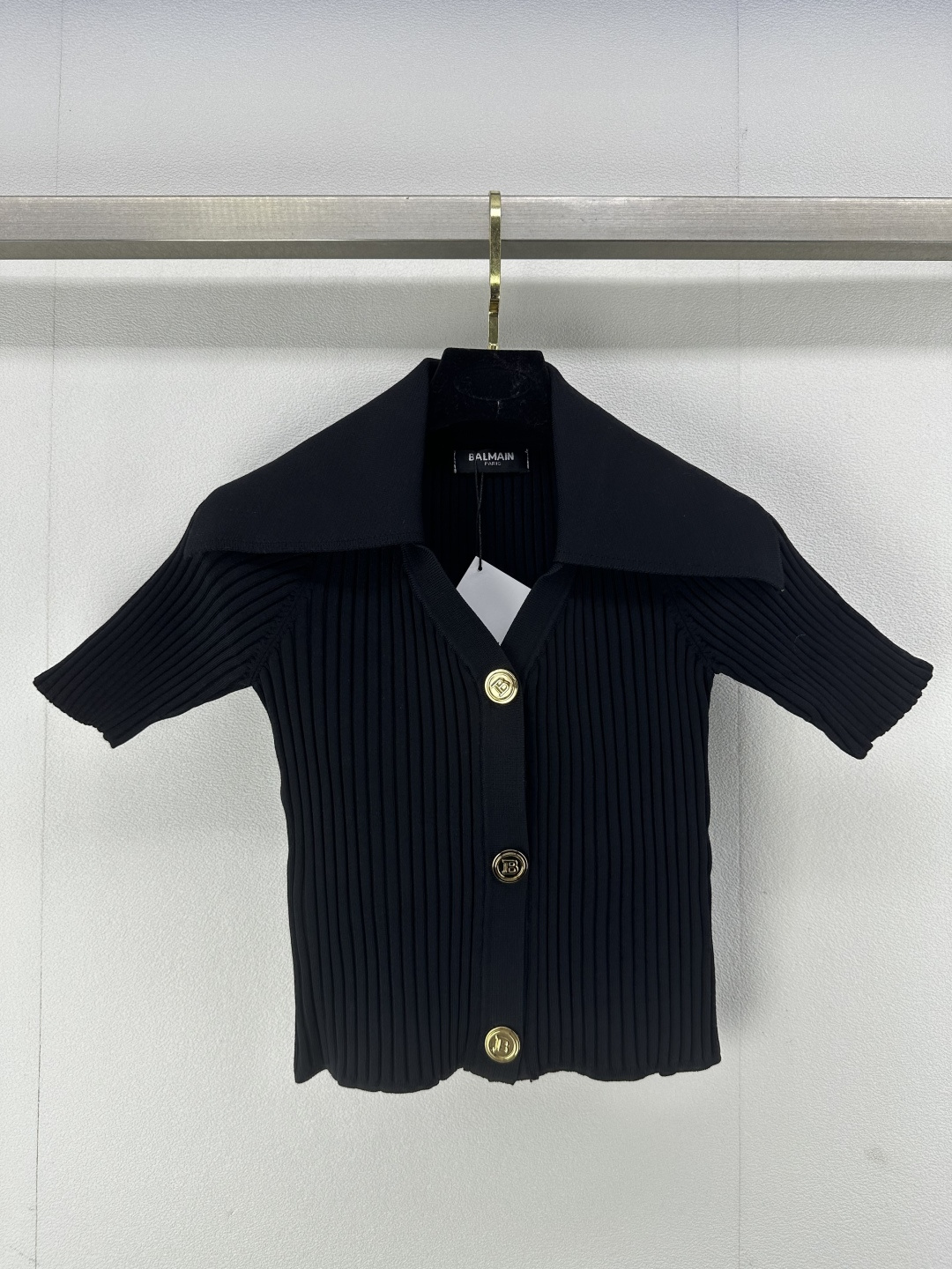 NO:310003,New details on Ba*main 25 New logo button knitted lapel cardigan yarn and color for fixed spinning Metal b buttons A must-have for fashion experts 1 color 3 code SML, alexander wang19860909Ba*main上新细节 25 新品logo纽扣针织翻领开衫 定纺的纱线及颜色 金属b扣 时尚达人必备 1色3码SML,,alexander wang,Women's clothing