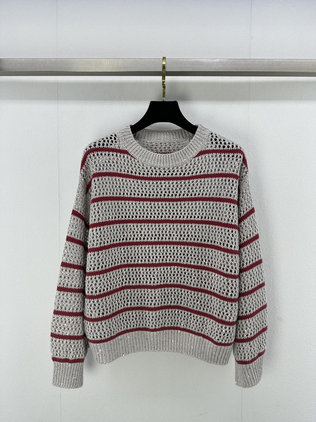 NO:311004,New details on Bc* 25 New spring hollow long sleeves walking high-end Bc old-fashioned outfit, lazy and comfortable atmosphere!  Minimalist old-fashioned style outfit, Italian aesthetic color matching beads and pure cotton sequin yarn heavy industry luxurious mysterious and noble!  Imported yarn Swiss weaving craftsmanship creates a low-key and luxurious sense of high quality!  Style and temperament are casual and elegant. 1 color and 3 codes SML, alexander wang19860909Bc*上新细节 25 春季新款镂空长袖 行走的高定 Bc老钱风穿搭,慵懒自在的氛围感！极简老钱风穿搭,意大利美学配色珠片纯棉亮片纱线重工奢华神秘又高贵！进口纱线瑞士机织工艺打造低调奢华的高级感！版型气质随性优雅. 1色3码SML,,alexander wang,Women's clothing