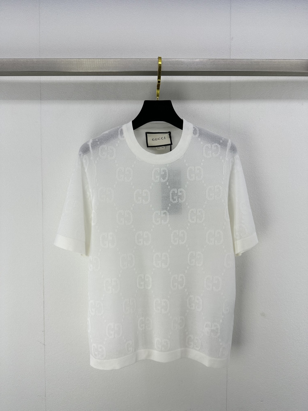 NO:324237,Gucc* new details 25 Summer new style full-print double G hollow knitted short sleeves Customized yarn full-print logo The upper body is white and has a high-end feeling 2 colors and 3 codes SML, gucci, T-shirt, alexander wang19860909Gucc*上新细节 25 夏季新款满印双G镂空针织短袖 定制纱线满印logo 上身气质白搭 高级感十足 2色3码SML,,gucci,T-shirt,alexander wang,Women's clothing