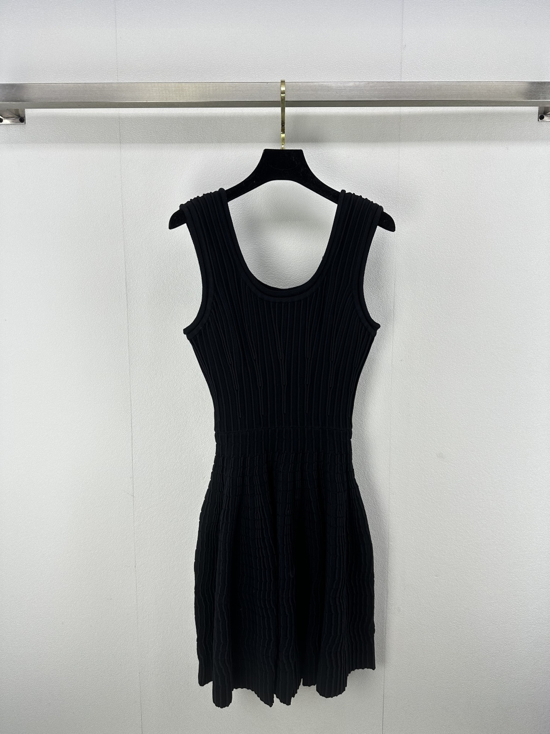 NO:311017,ALAL* new details 25 Spring and summer new vest skirt High-end custom fabric U-neck design Waist-closing large swing~modify the figure Elegant and simple design Look good both outside and inside. A very beautiful knitted skirt 2 colors 3 size SML, skirts, alexander wang19860909ALAL*上新细节 25 春夏新款背心裙 高级定制面料 U型领口设计 收腰大摆~修饰身材 设计优雅简洁 外穿还是内搭都好看 非常美的一款针织裙 2色3码SML,,skirts,alexander wang,Women's clothing