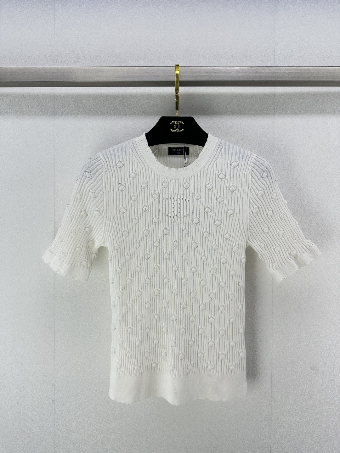 NO:312500,Chane* new details 25 Spring new style hollow knitted short sleeves light and breathable, fashionable design shows elegance, simple without losing style, summer essential items 3 colors 3 codes SML, chanel, T-shirt, alexander wang19860909Chane*上新细节 25 春季新款挑孔镂空针织短袖 轻盈透气 时尚设计尽显优雅 简约而不失格调 夏日必备单品 3色3码SML,,chanel,T-shirt,alexander wang,Women's clothing