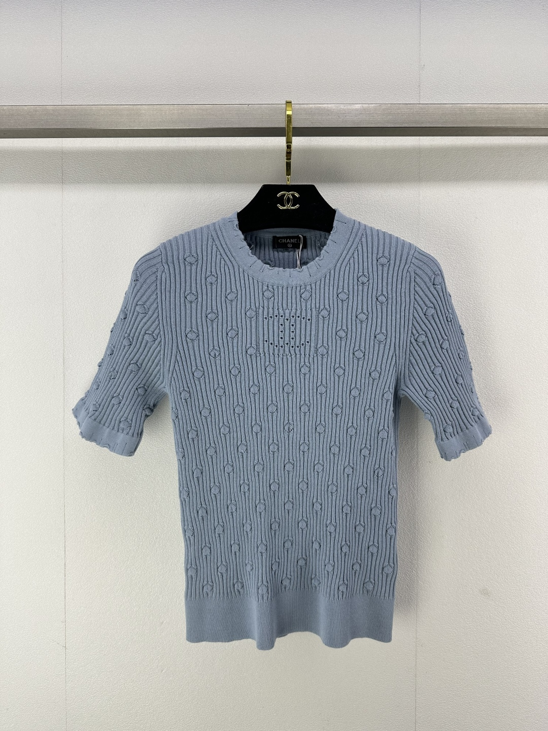 NO:312477,Chane* new details 25 Spring new style hollow knitted short sleeves light and breathable, fashionable design shows elegance, simple without losing style, summer essential items 3 colors 3 codes SML, chanel, T-shirt, alexander wang19860909Chane*上新细节 25 春季新款挑孔镂空针织短袖 轻盈透气 时尚设计尽显优雅 简约而不失格调 夏日必备单品 3色3码SML,,chanel,T-shirt,alexander wang,Women's clothing