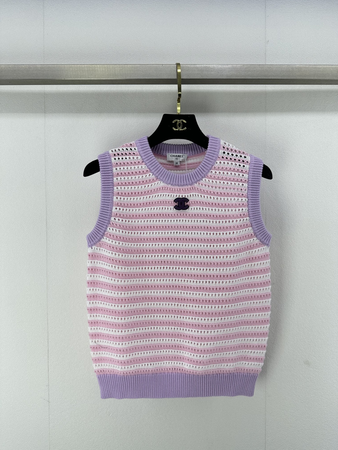 NO:321997,Chane* new details 25 new summer knitted contrasting vest color color, color hollow design, comfortable and breathable, three-dimensional black dual Clogo embellishment, commuting and leisure, 1 color, 3 codes, SML, chanel, alexander wang19860909Chane*上新细节 25 夏季新款针织撞色背心 彩色镂空设计 舒适透气 立体黑色双Clogo点缀 通勤休闲都 1色3码SML,,chanel,alexander wang,Women's clothing