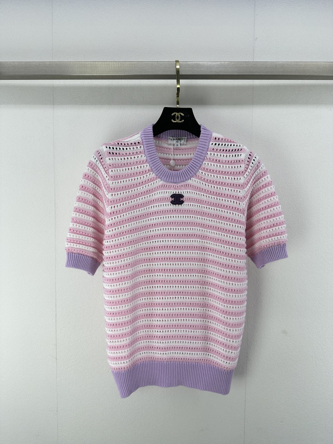 NO:321999,Chane* new details 25 new summer knitted contrasting short sleeves Colorful hollow design Comfortable and breathable Three-dimensional black dual Clogo embellishment Commuting and leisure 1 color 3 code SML, chanel, T-shirt, alexander wang19860909Chane*上新细节 25 夏季新款针织撞色短袖 彩色镂空设计 舒适透气 立体黑色双Clogo点缀 通勤休闲都 1色3码SML,,chanel,T-shirt,alexander wang,Women's clothing