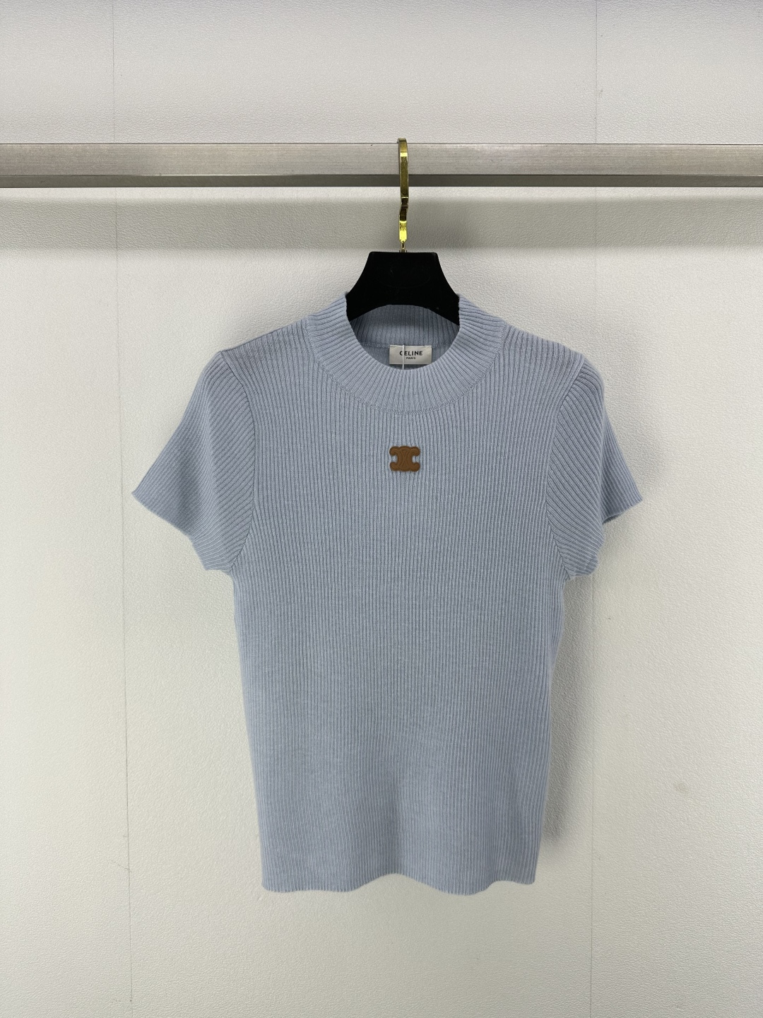 NO:321403,Celin* new details 25 Early autumn new knitted round neck short sleeve neckline edging design logo neckline pattern decoration simple fashionable casual and versatile 3 colors 3 code SML, celine, T-shirt, alexander wang19860909Celin*上新细节 25 早秋新款针织圆领短袖 领口包边设计 logo章仔图案装饰 简约时髦随性百搭不挑人 3色3码SML,,celine,T-shirt,alexander wang,Women's clothing