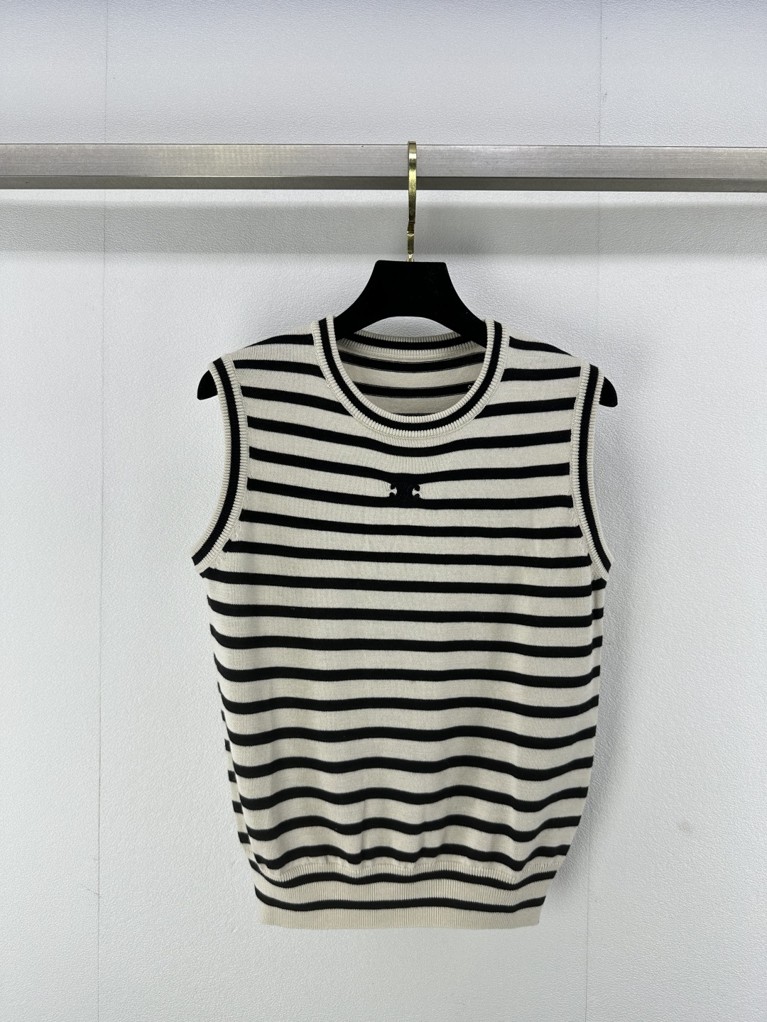 NO:320955,Celin* new details 25 Spring and summer new striped vest casually dressed l Elastic style inclusive and super contrasting colors full of fashionableness and beauty comfort ~ versatile and not picky 1 color 3 size SML, celine, alexander wang19860909Celin*上新细节 25 春夏新款条纹背心 随性穿搭 l 弹力款包容性超强撞色系时髦度和美感舒适度十足～百搭不挑人 1色3码SML,,celine,alexander wang,Women's clothing