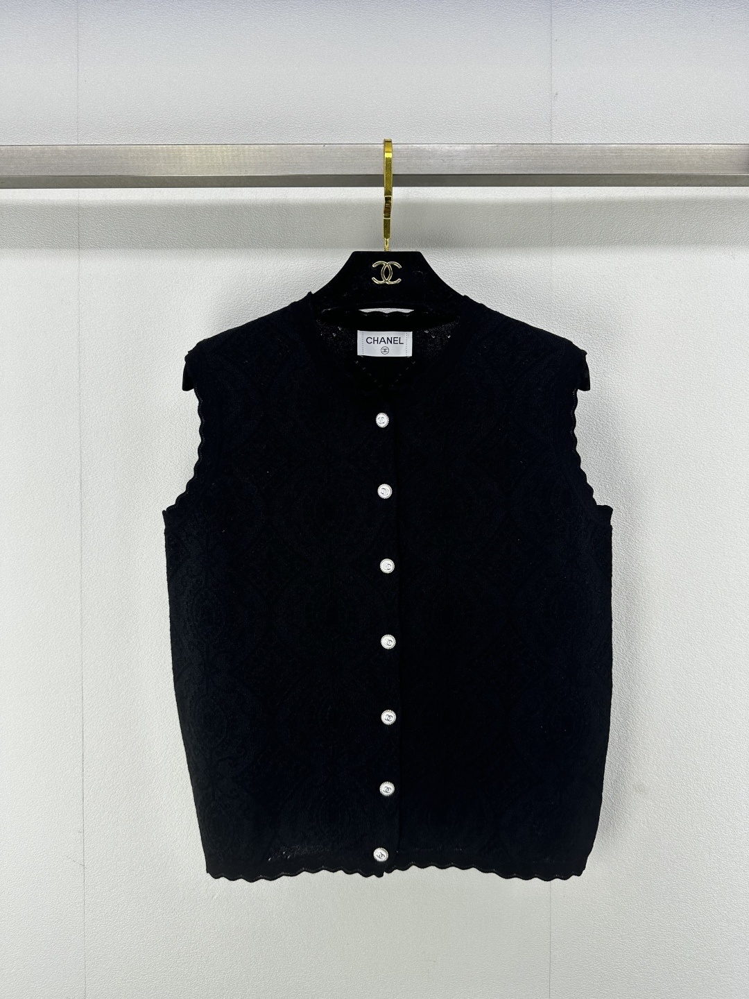 NO:324240,Chane* new details 25 spring and summer new retro hollow design vest vest custom buckle design noble and high-end sense self-evident cool breathable and come out again 2 colors 3 codes SML, chanel, alexander wang19860909Chane*上新细节 25 春夏新款复古镂空设计马甲背心 定制扣设计贵气感和高级感不言而喻清凉透气又出片 2色3码SML,,chanel,alexander wang,Women's clothing